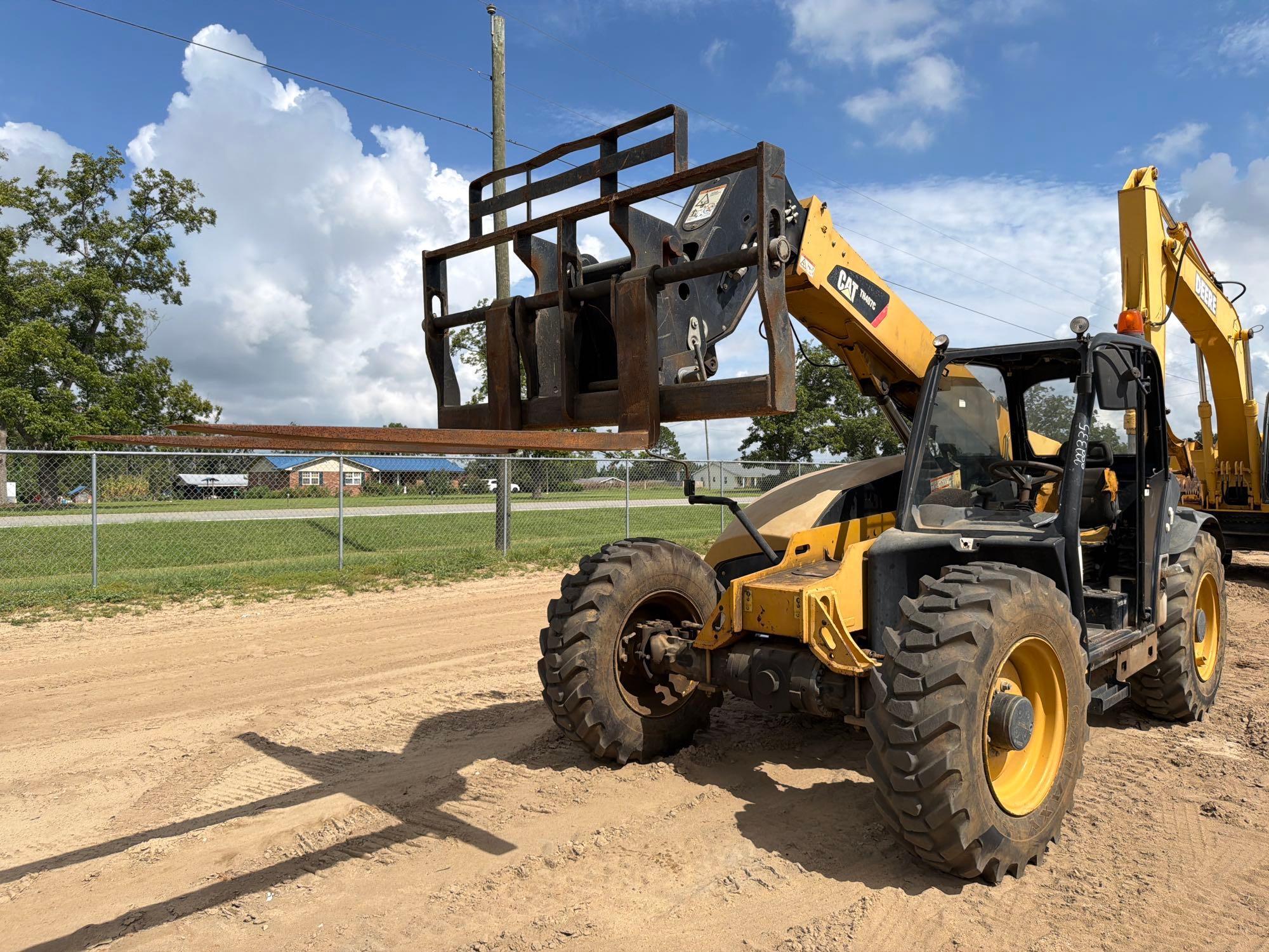2014 Caterpillar TH407C