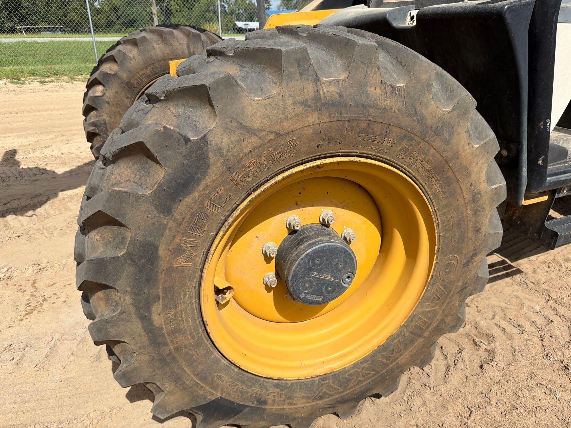 2014 Caterpillar TH407C