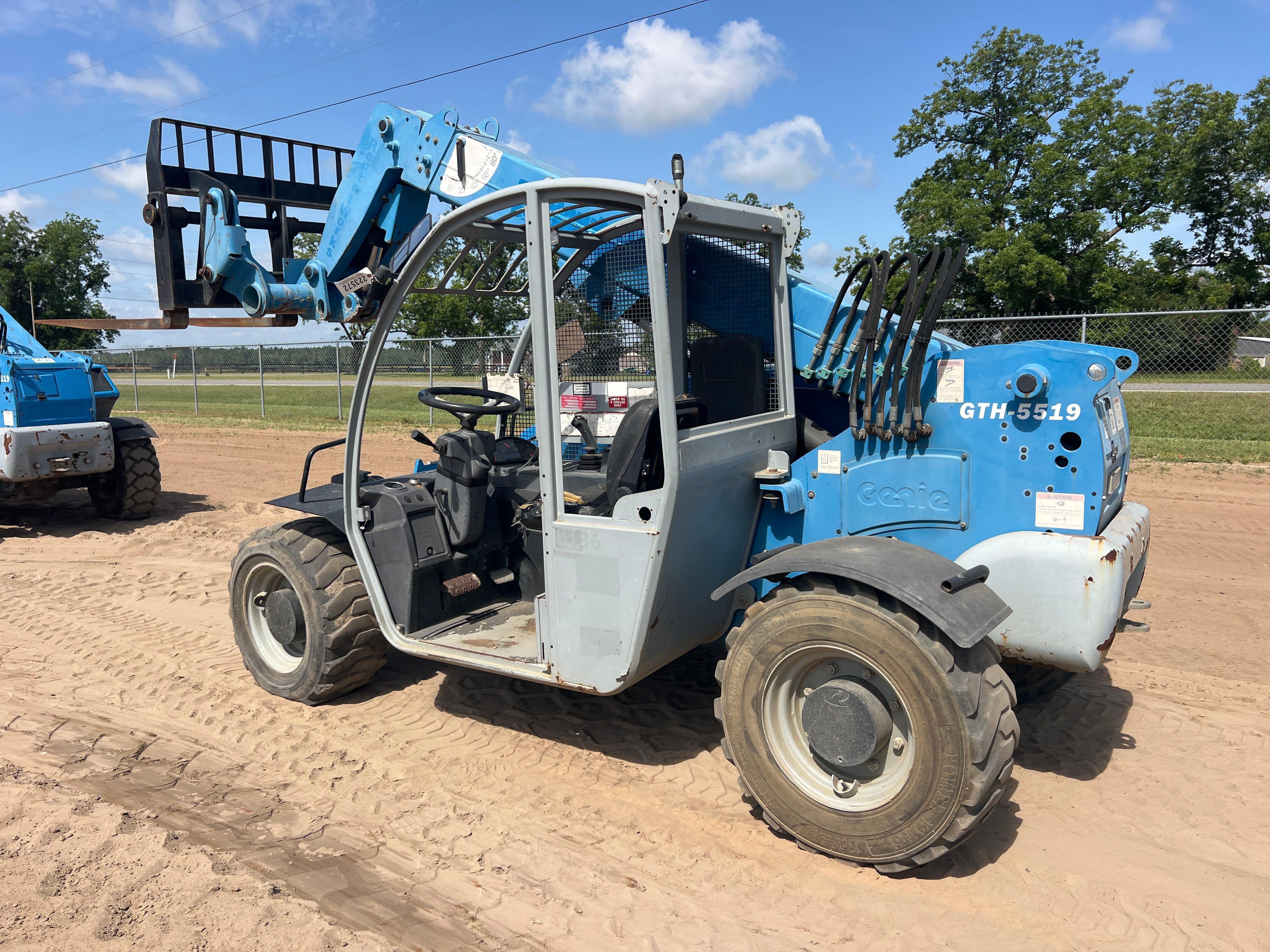 2014 Genie GTH5519