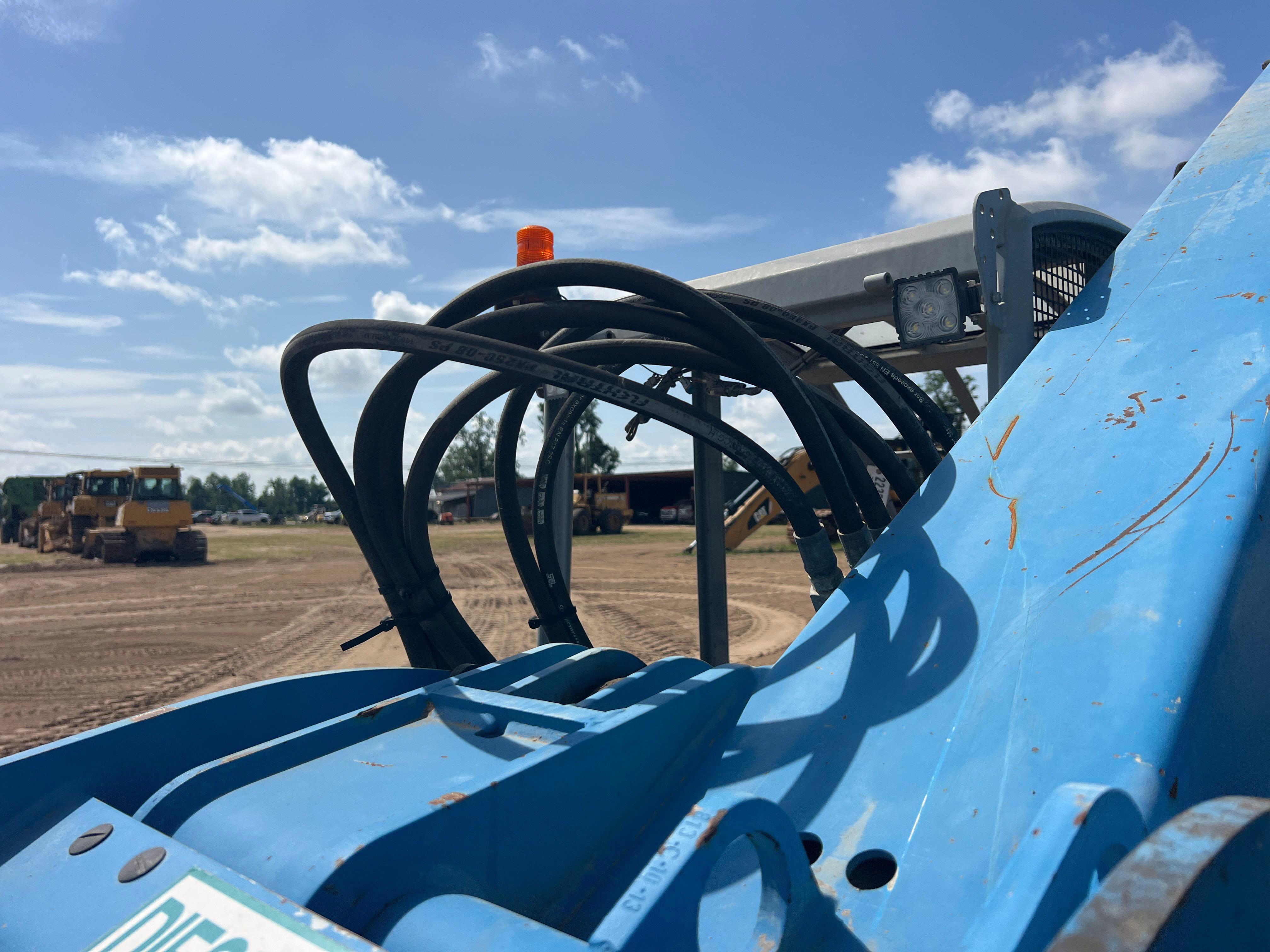 2013 Genie GTH-5519S