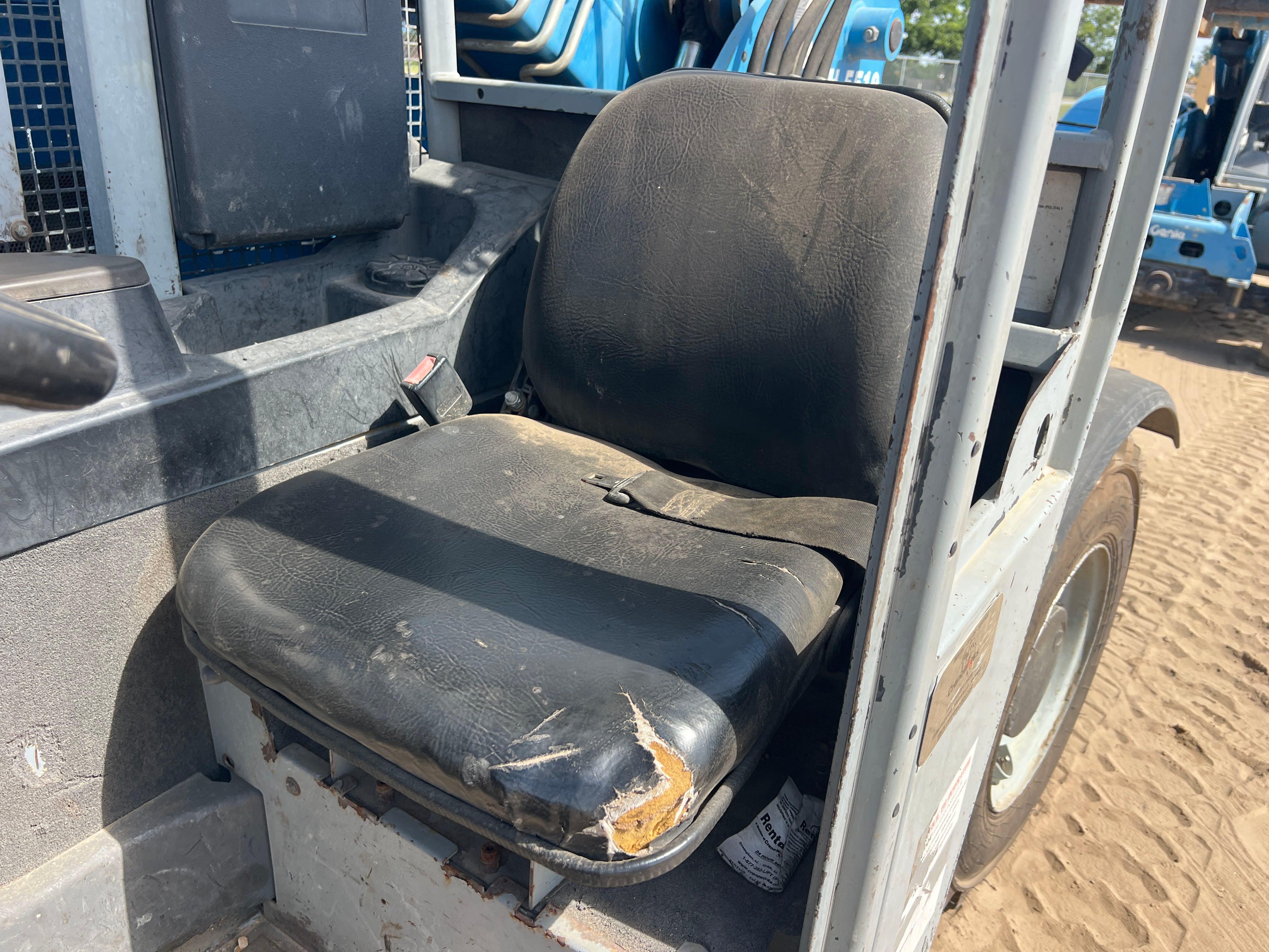 2013 Genie GTH-5519S