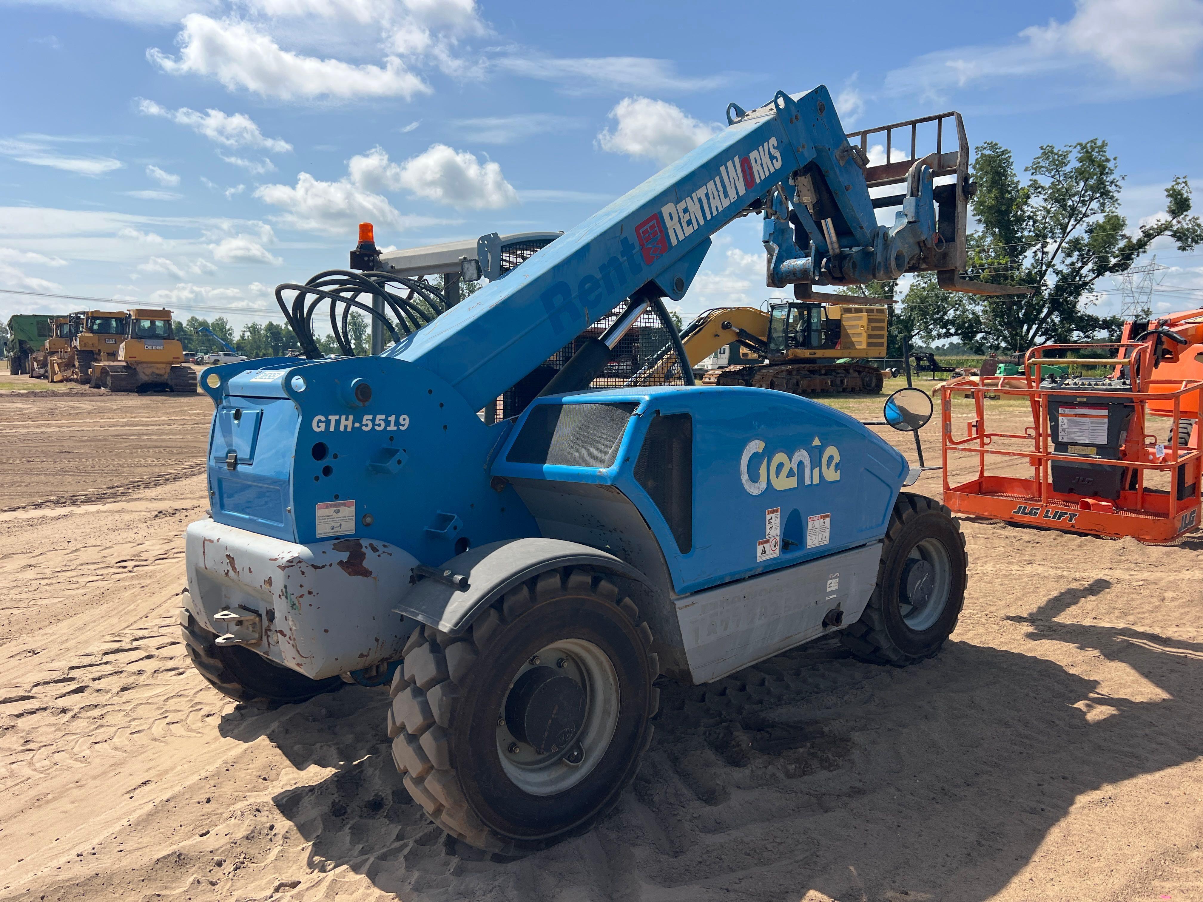 2013 Genie GTH-5519S