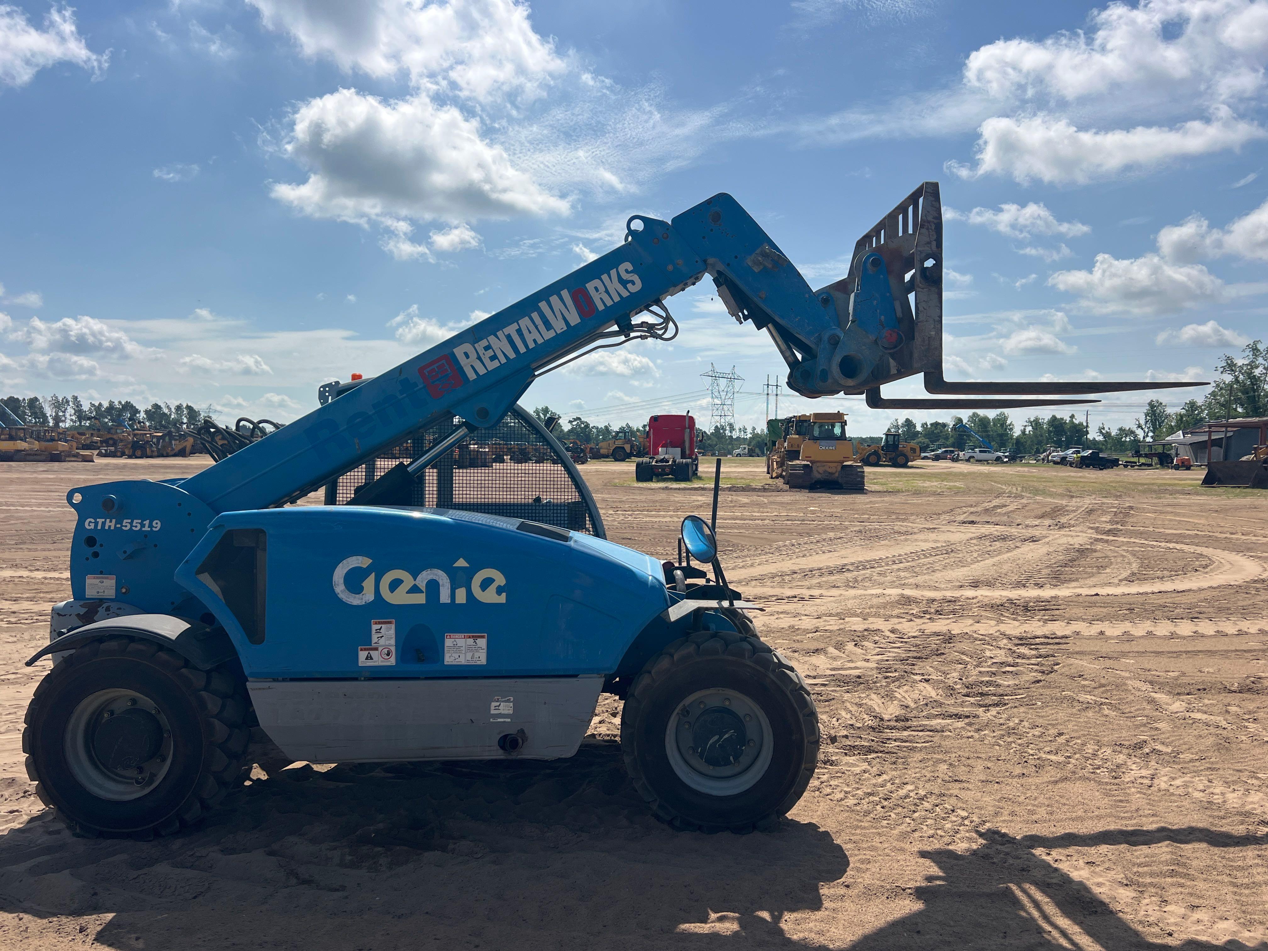 2013 Genie GTH-5519S