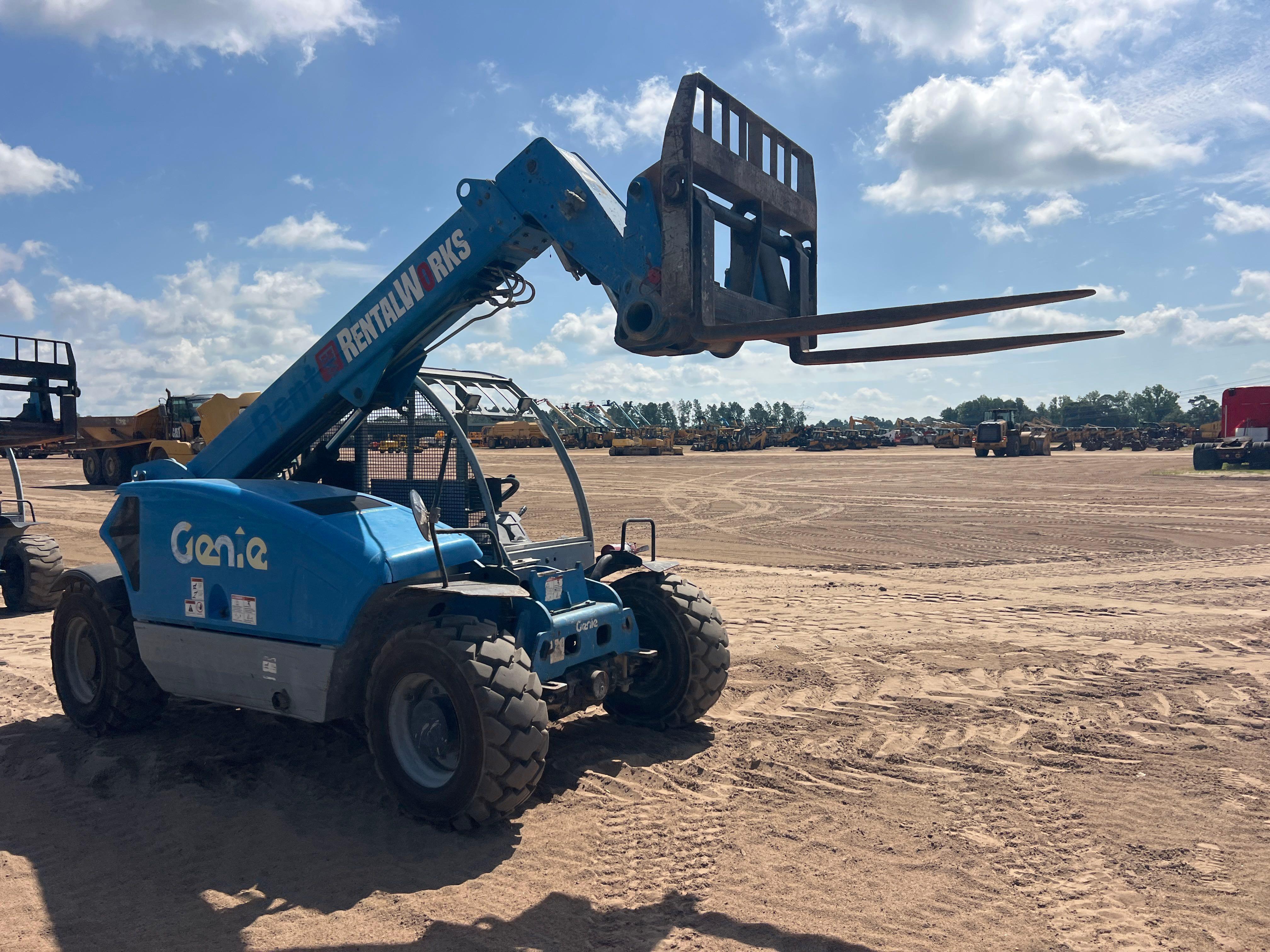 2013 Genie GTH-5519S
