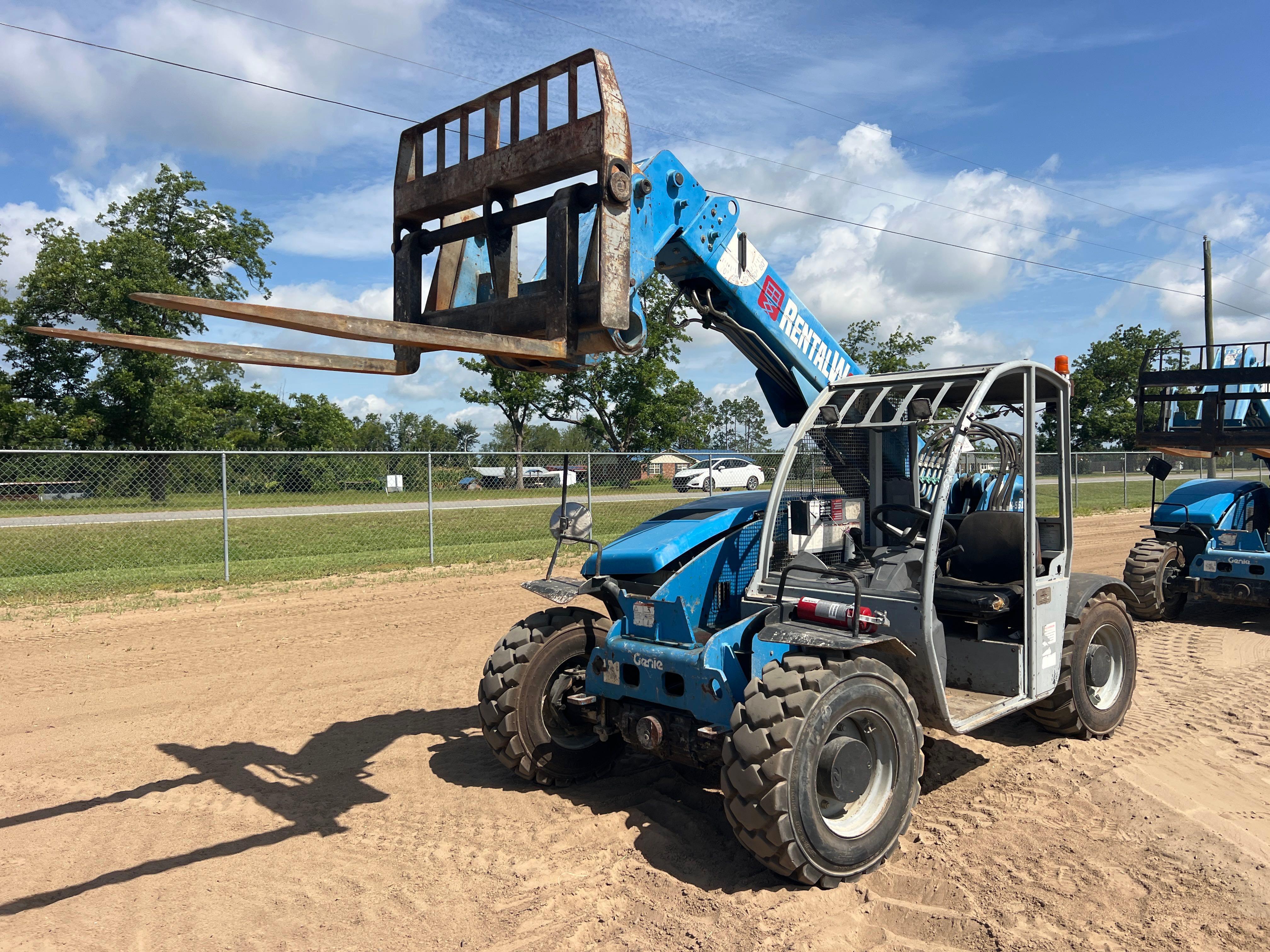 2013 Genie GTH-5519S
