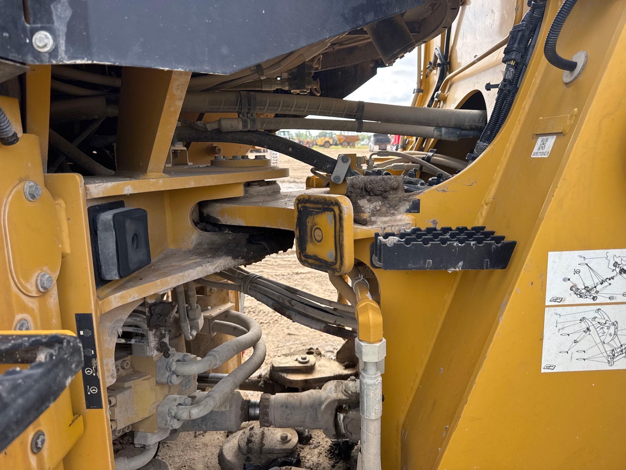 2022 Caterpillar 938M