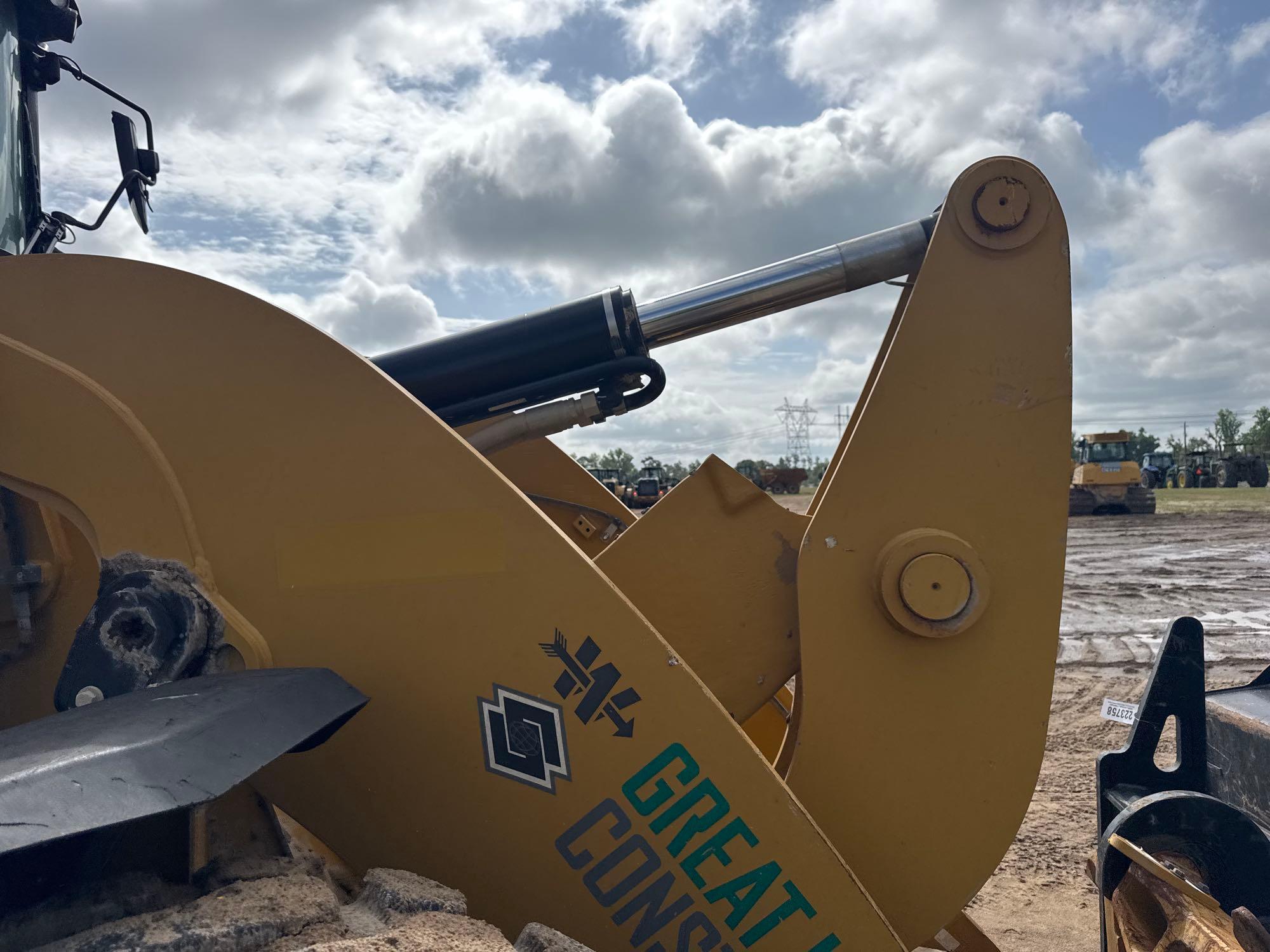 2022 Caterpillar 938M