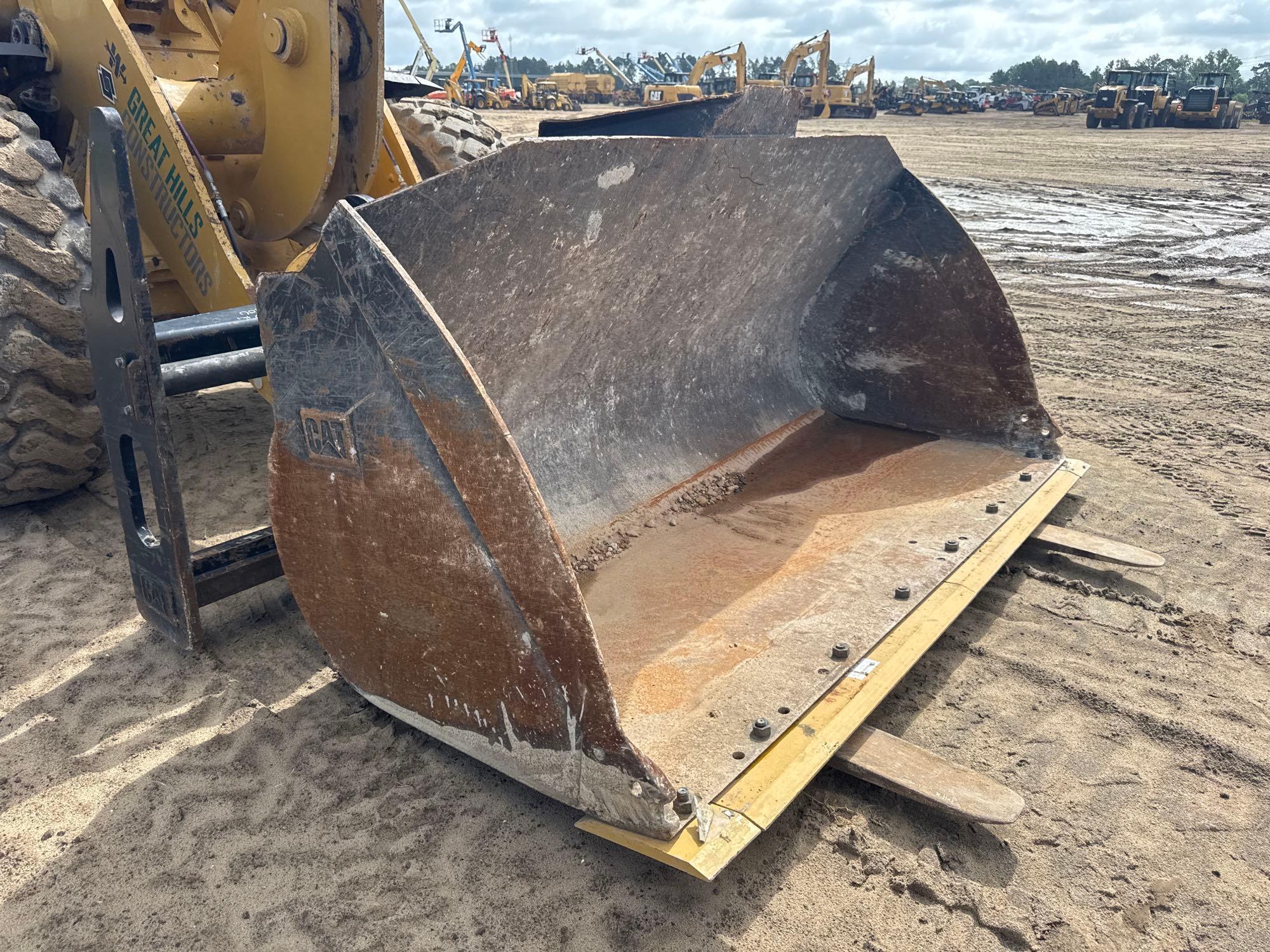 2022 Caterpillar 938M