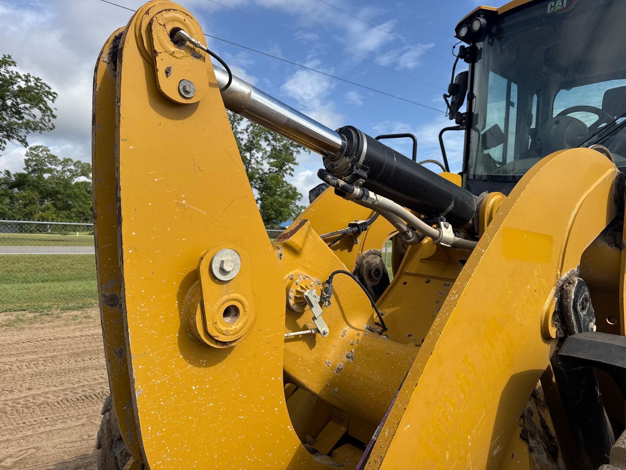 2022 Caterpillar 938M