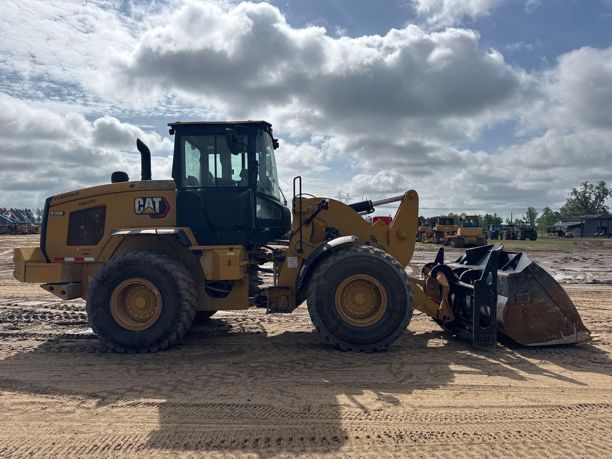 2022 Caterpillar 938M