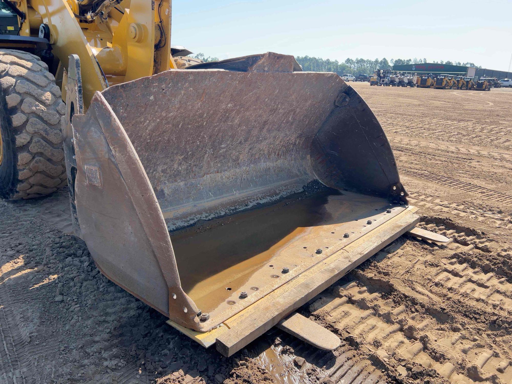 2022 Caterpillar 938M