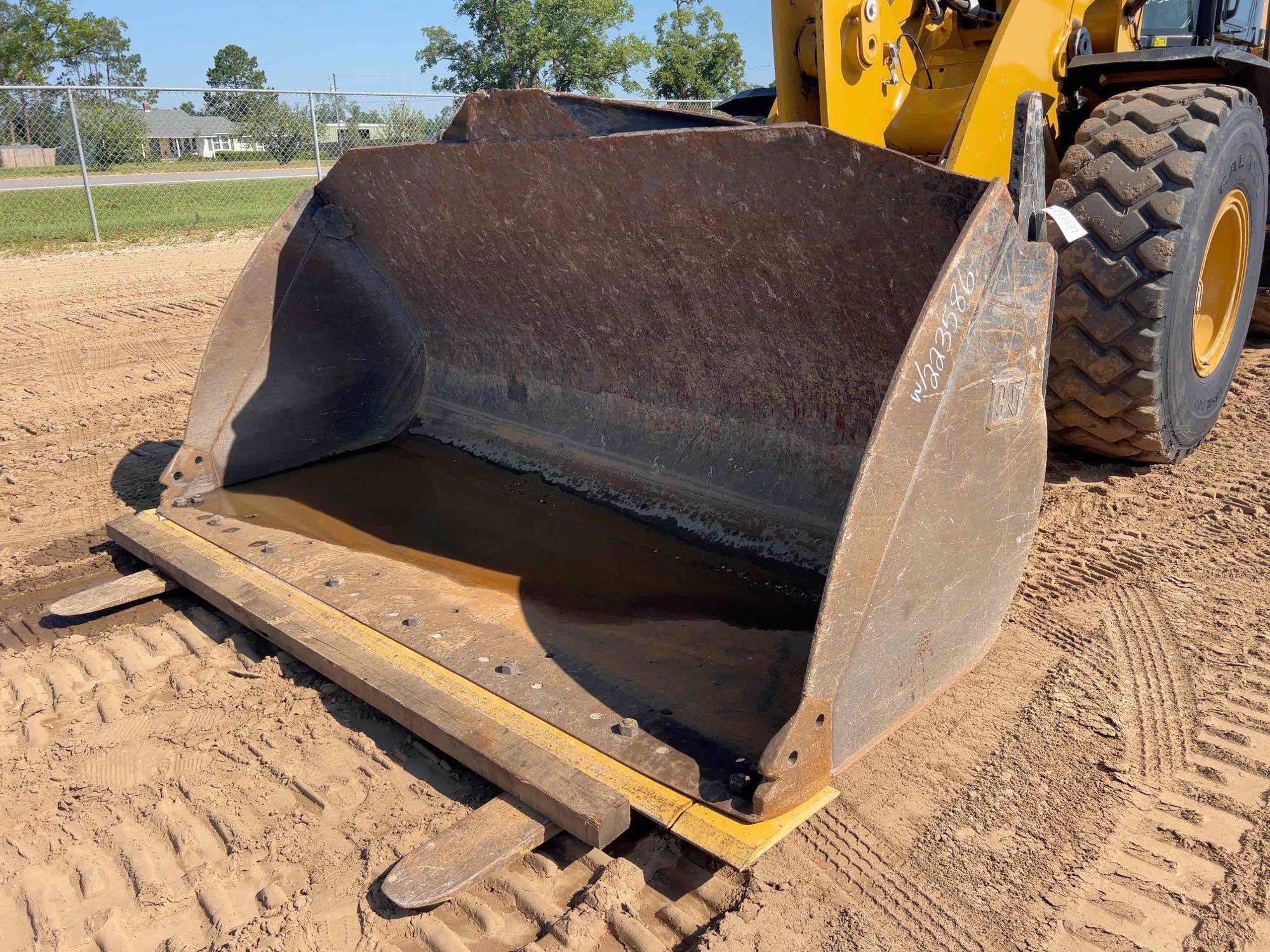 2022 Caterpillar 938M