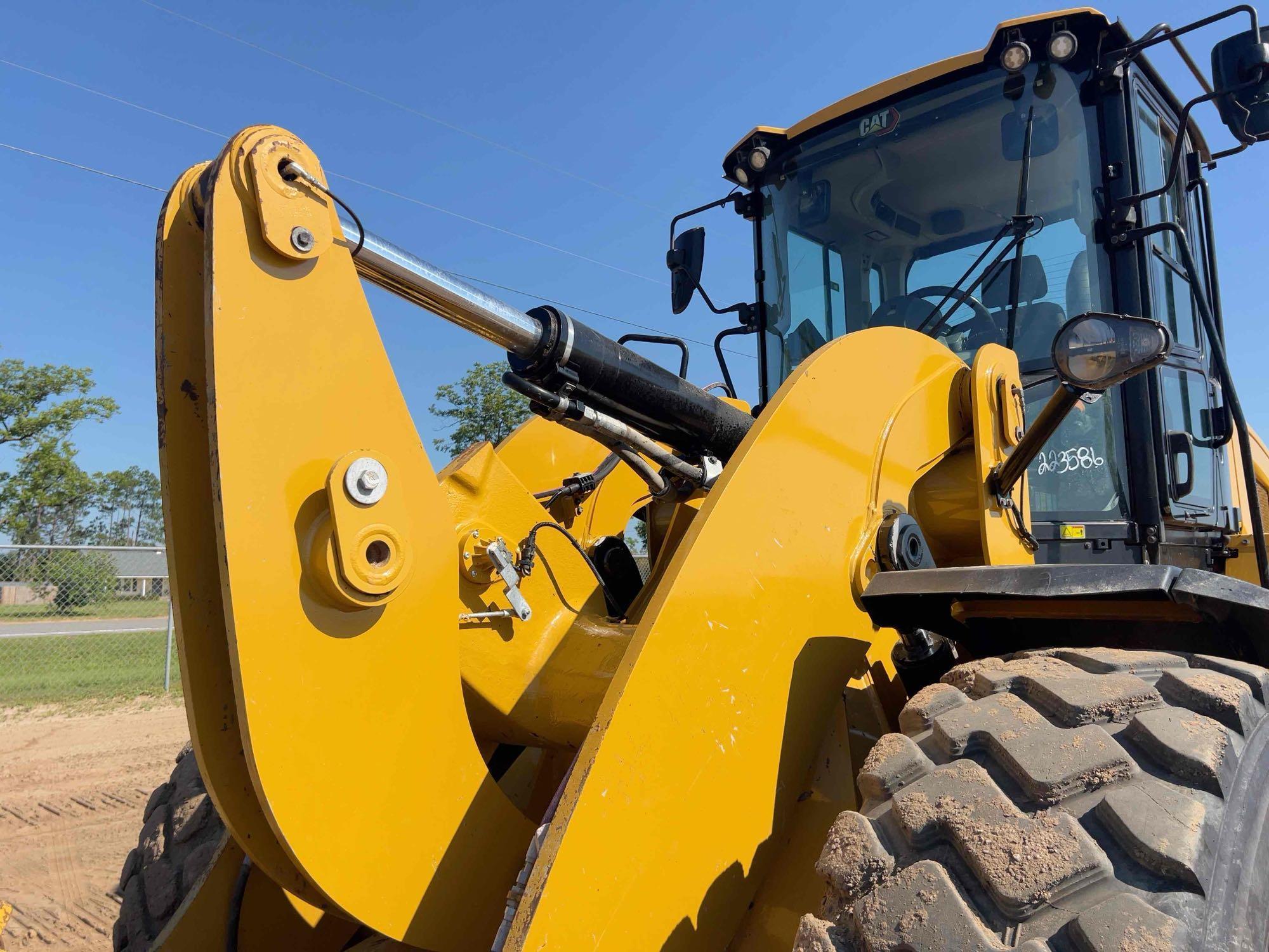 2022 Caterpillar 938M