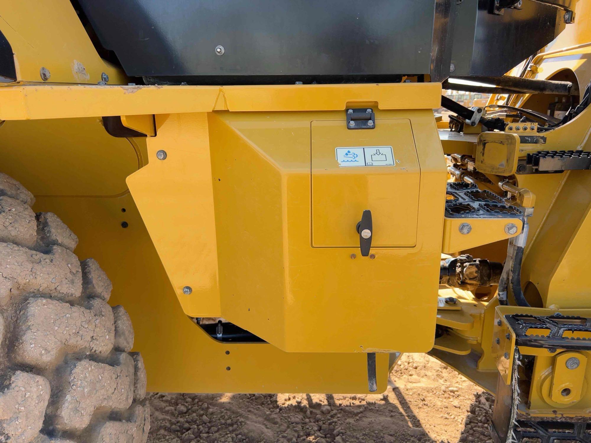2022 Caterpillar 938M