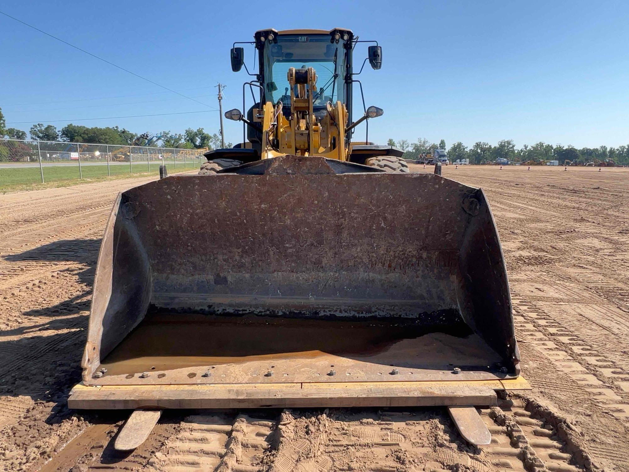 2022 Caterpillar 938M