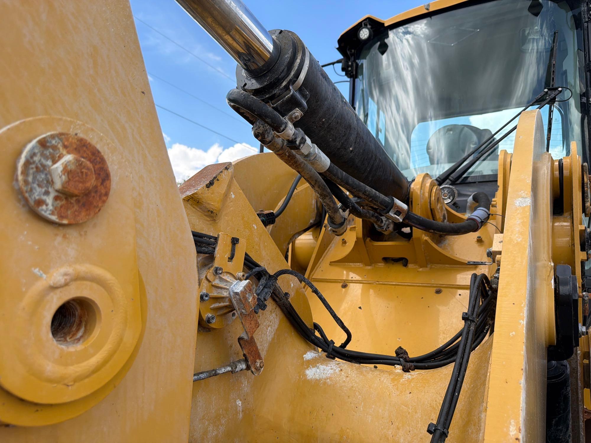 2019 Caterpillar 938M