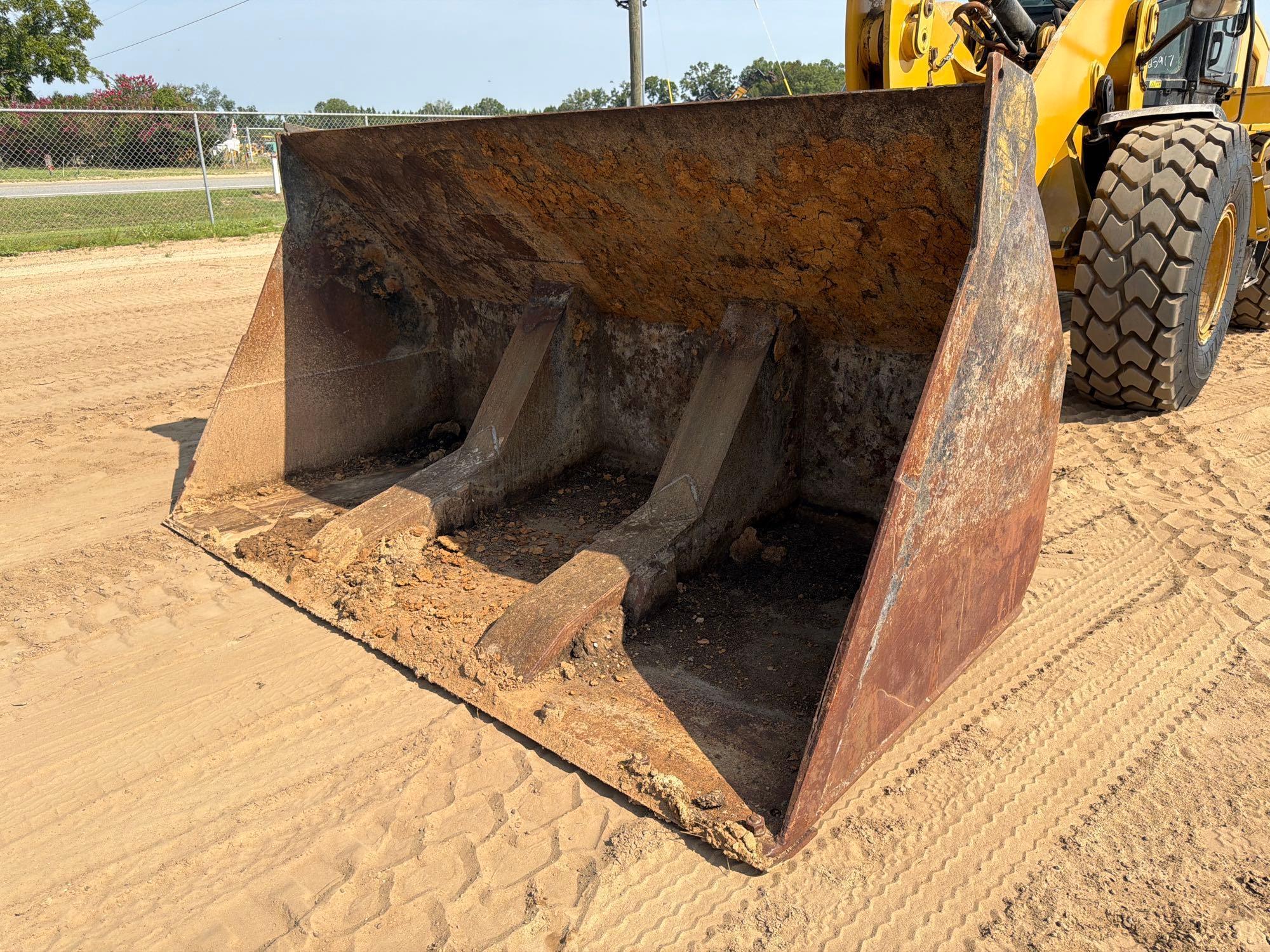 2015 Caterpillar 938M