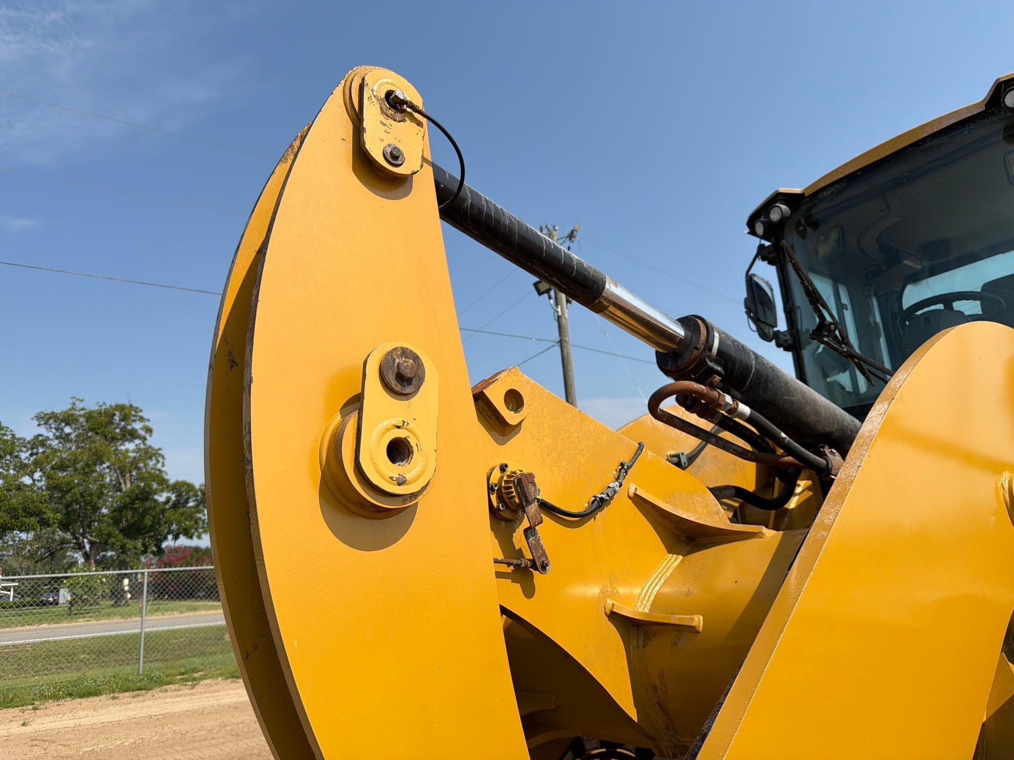 2015 Caterpillar 938M