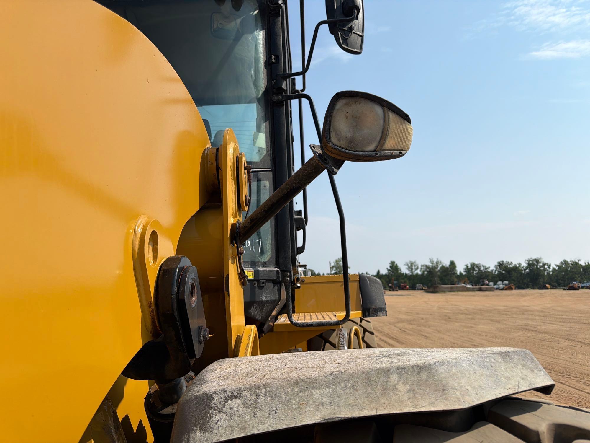 2015 Caterpillar 938M