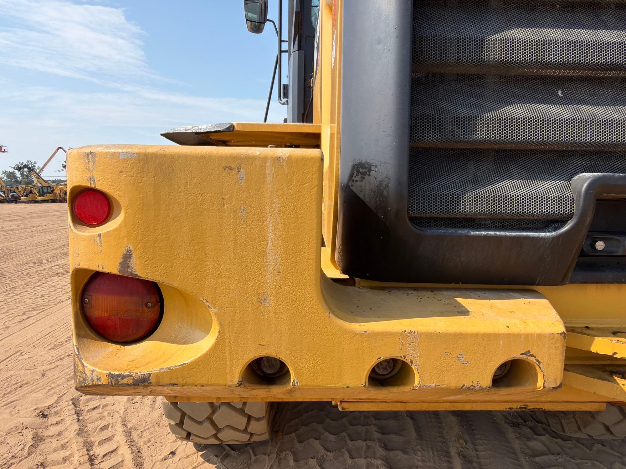2015 Caterpillar 938M