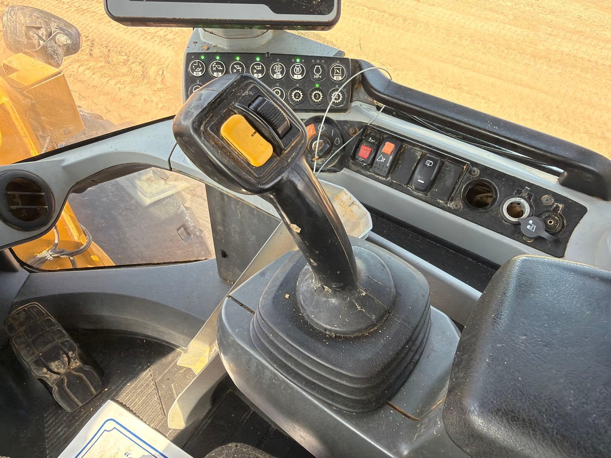 2015 Caterpillar 938M