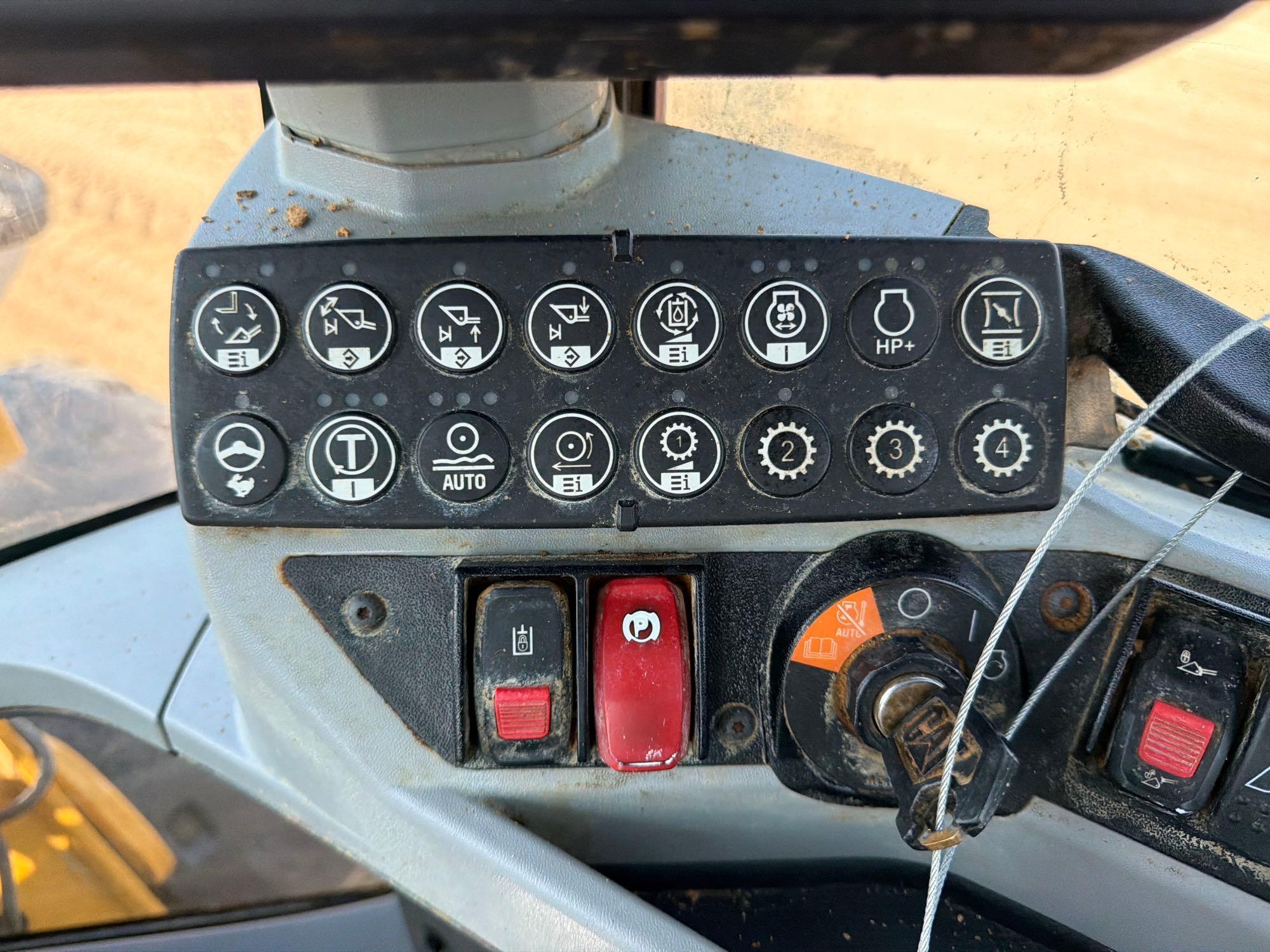 2015 Caterpillar 938M