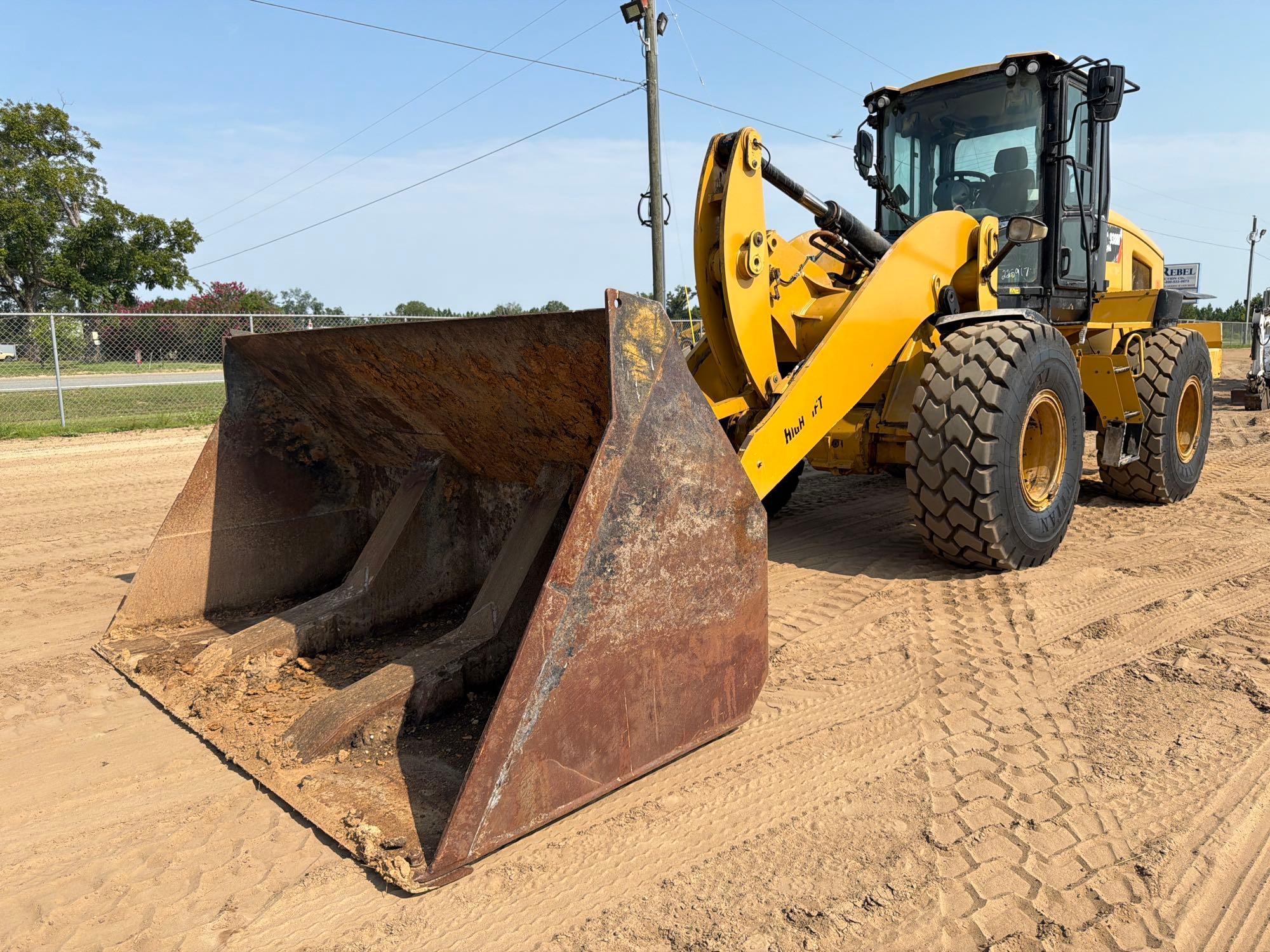 2015 Caterpillar 938M