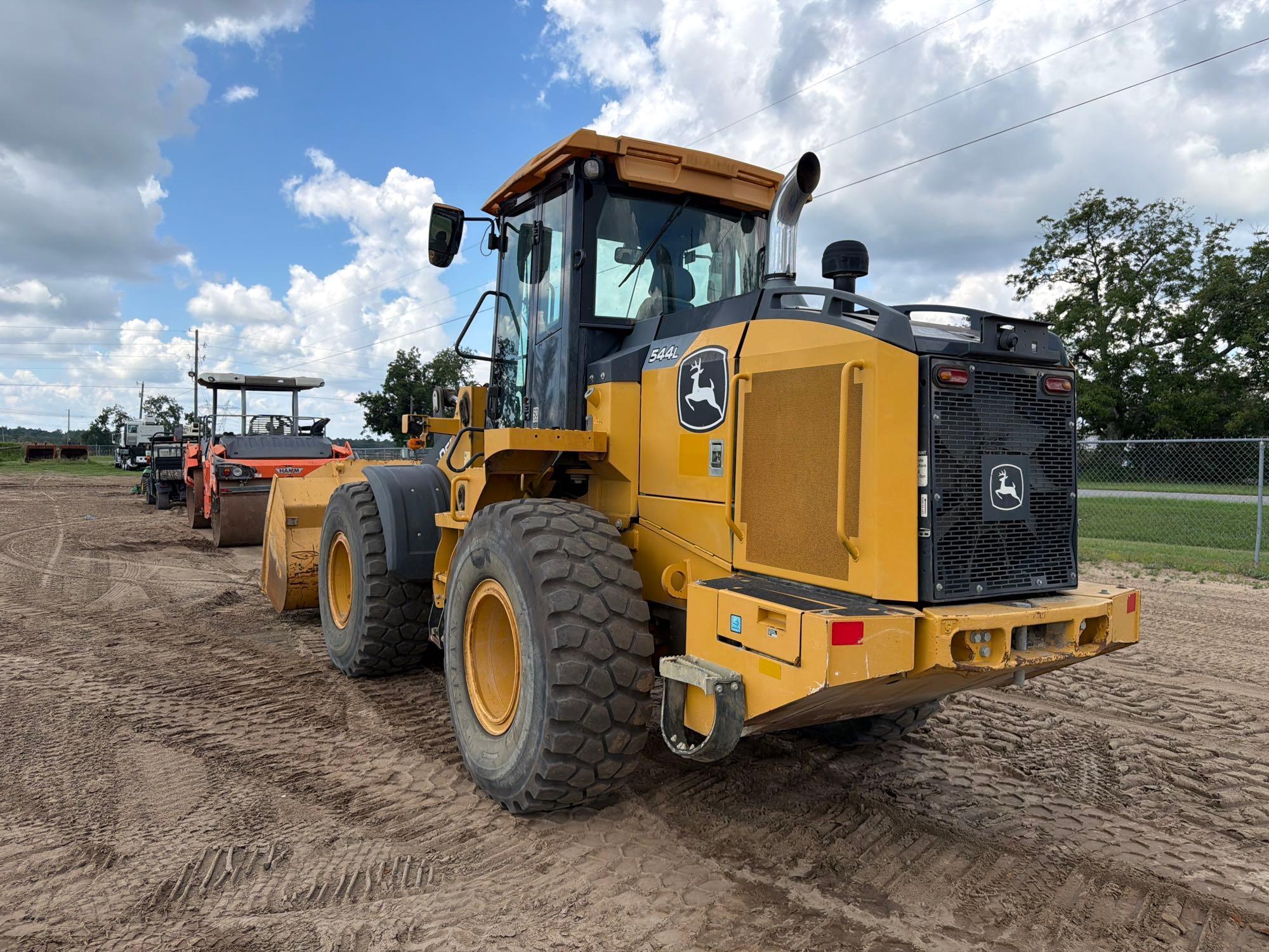 2019 John Deere 544VS-M