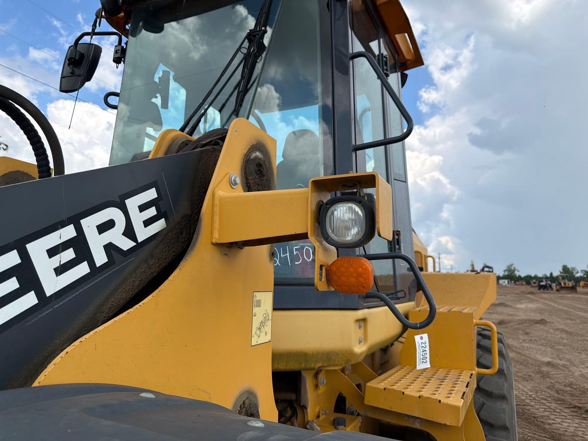 2019 John Deere 544VS-M