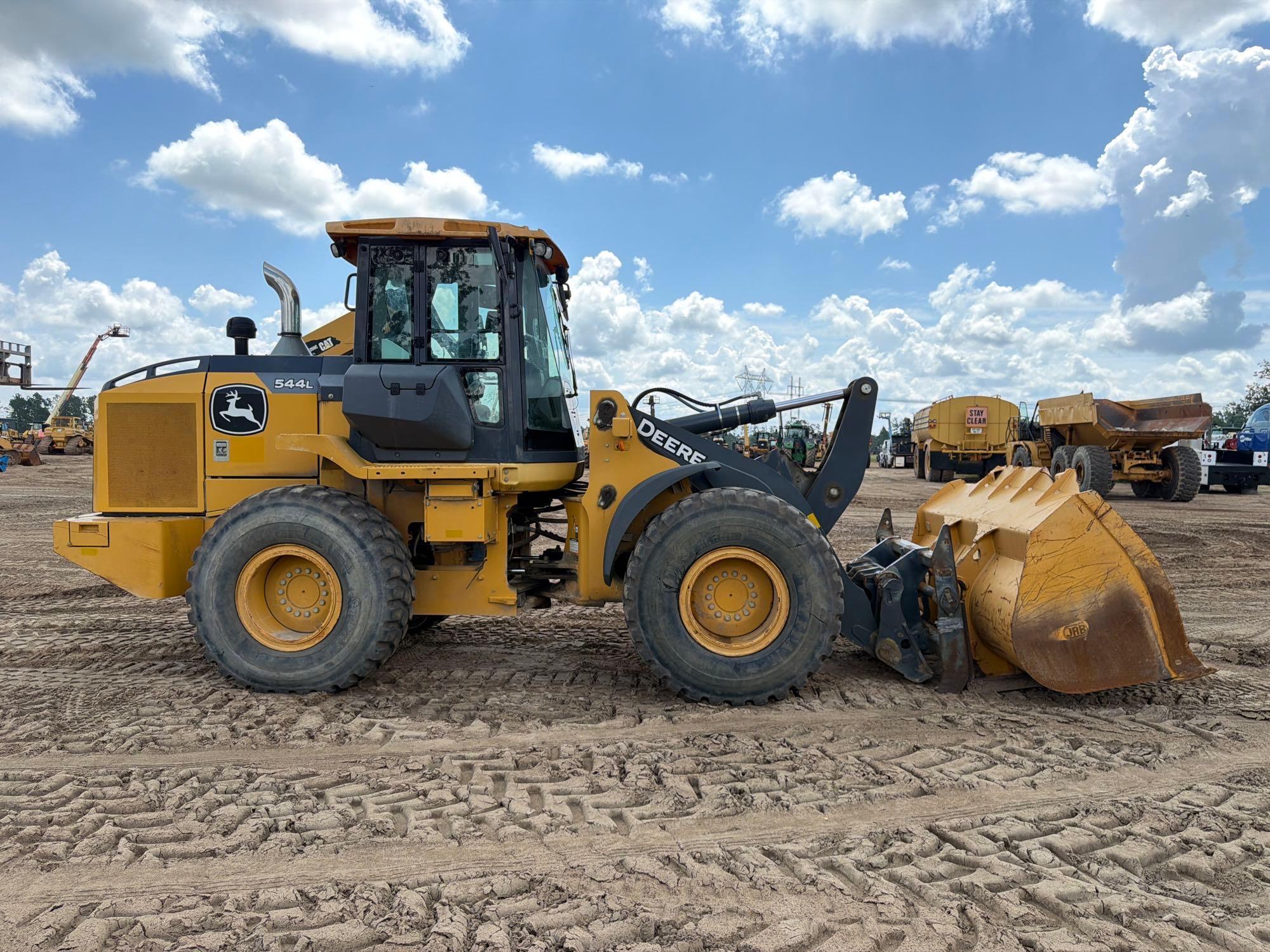 2019 John Deere 544VS-M