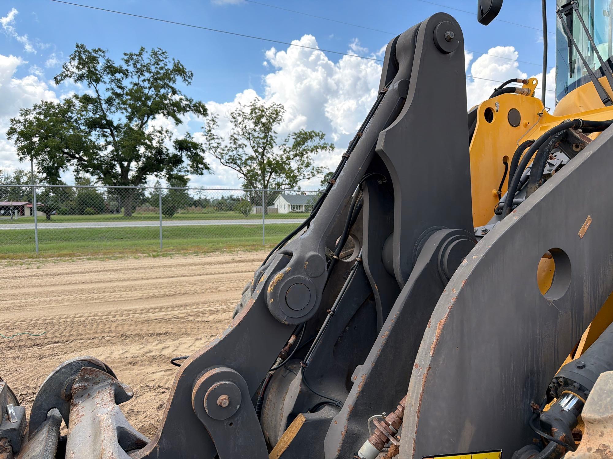 2017 Volvo L70