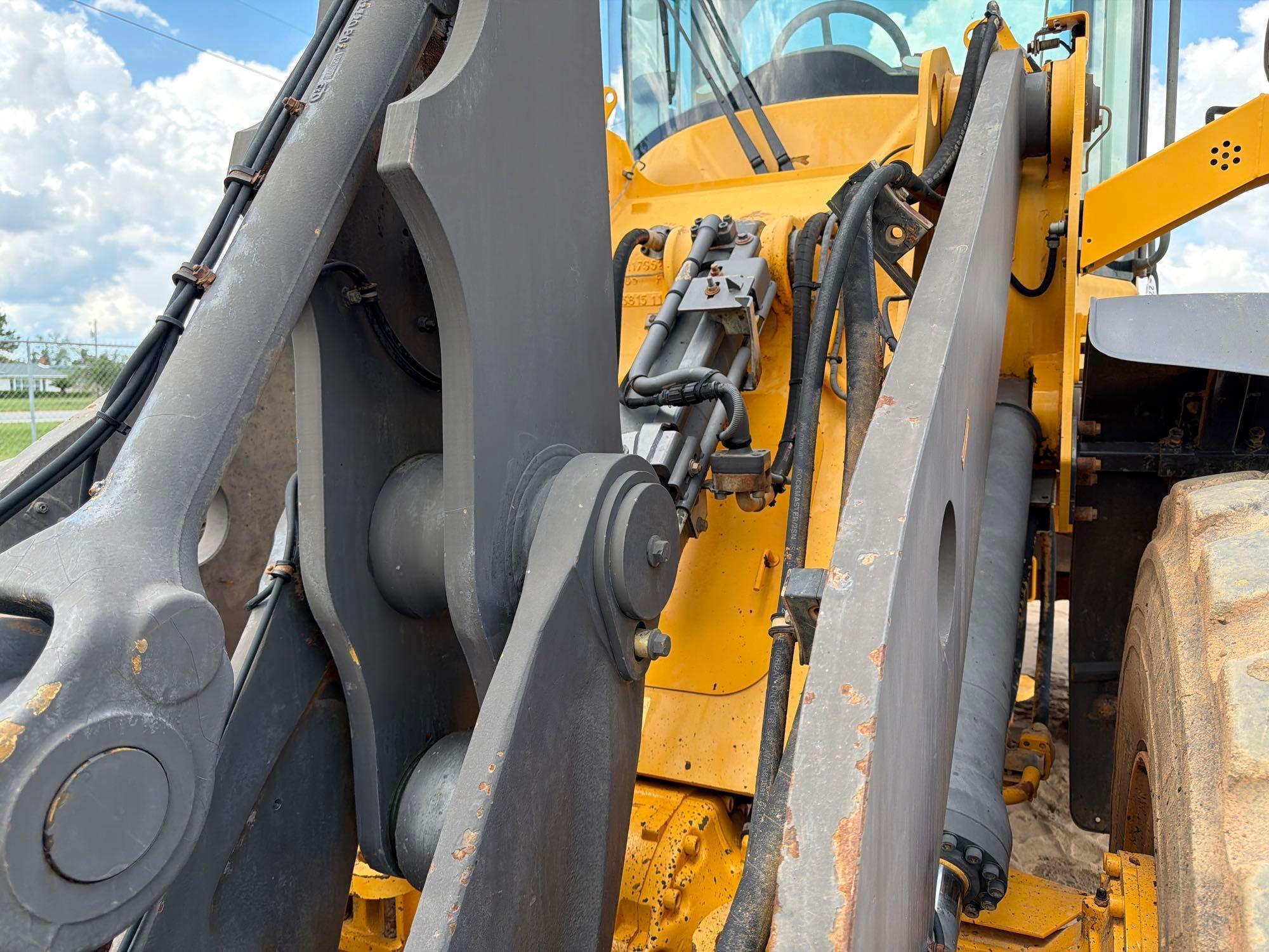 2017 Volvo L70