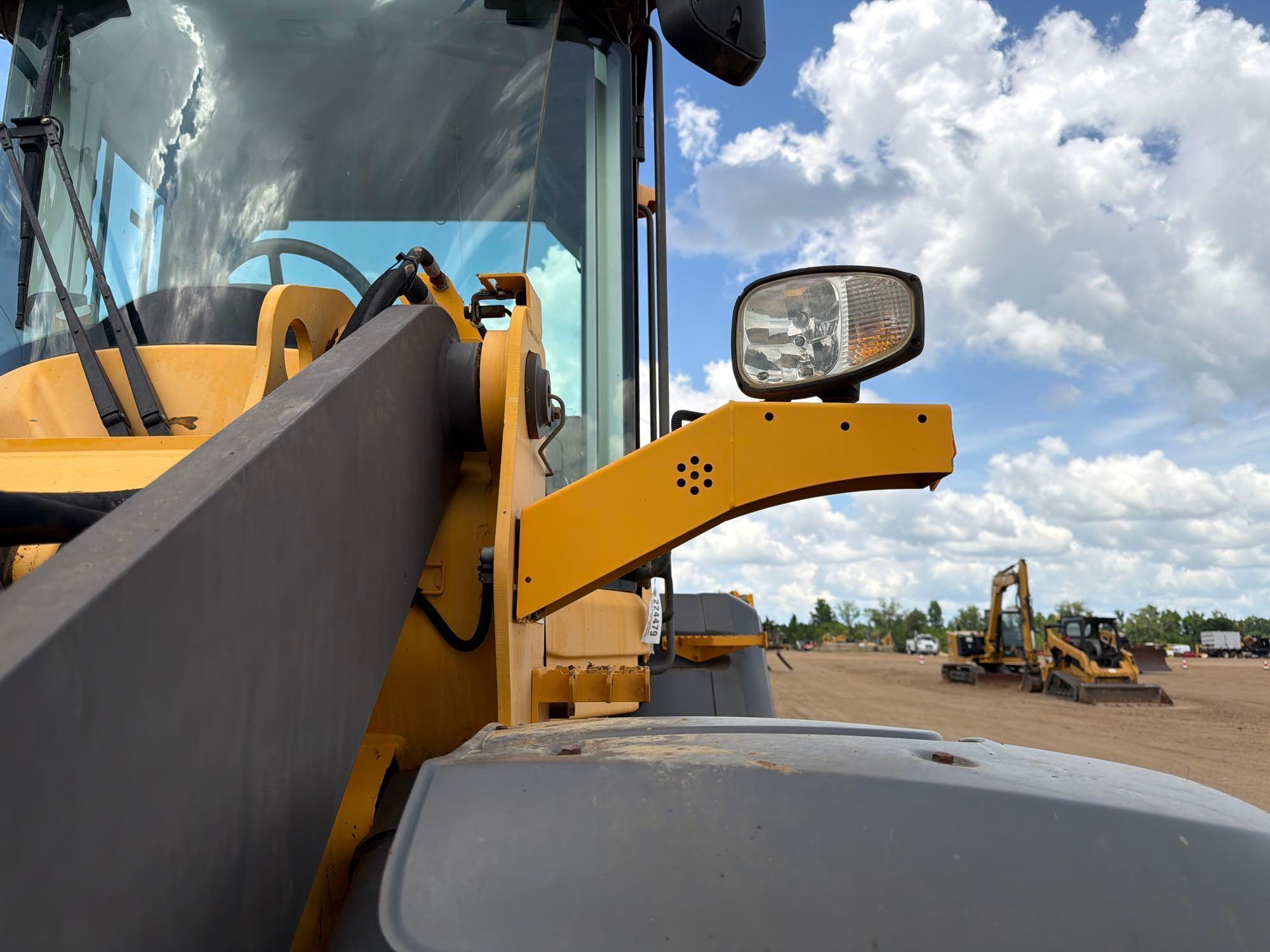 2017 Volvo L70