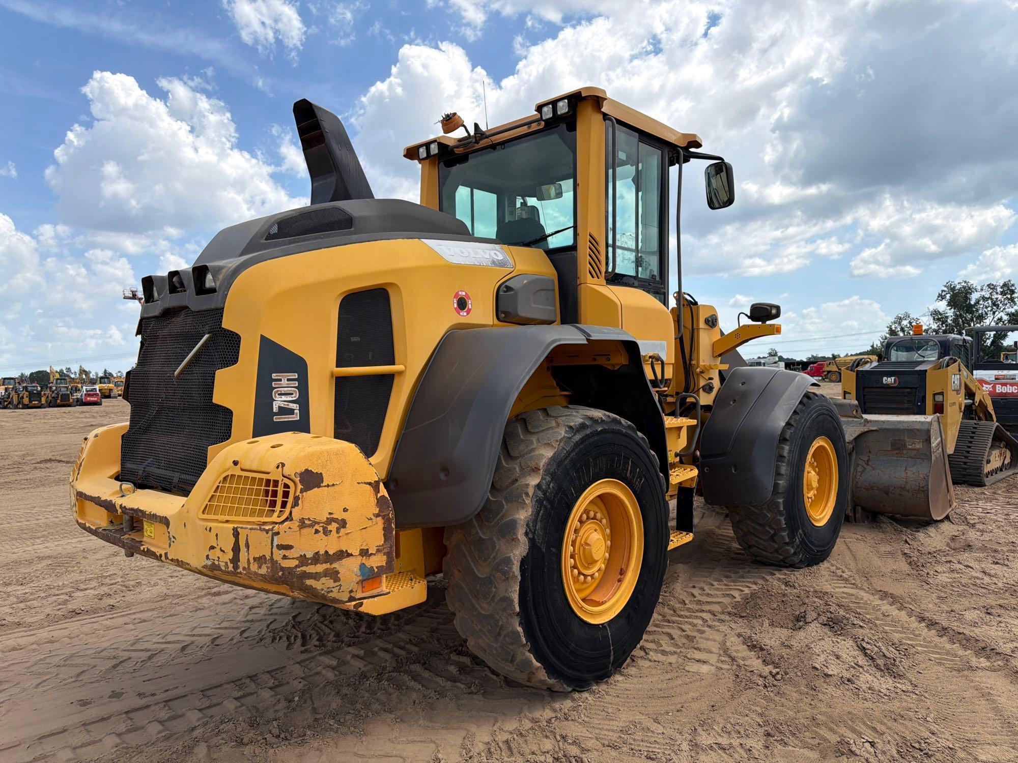 2017 Volvo L70