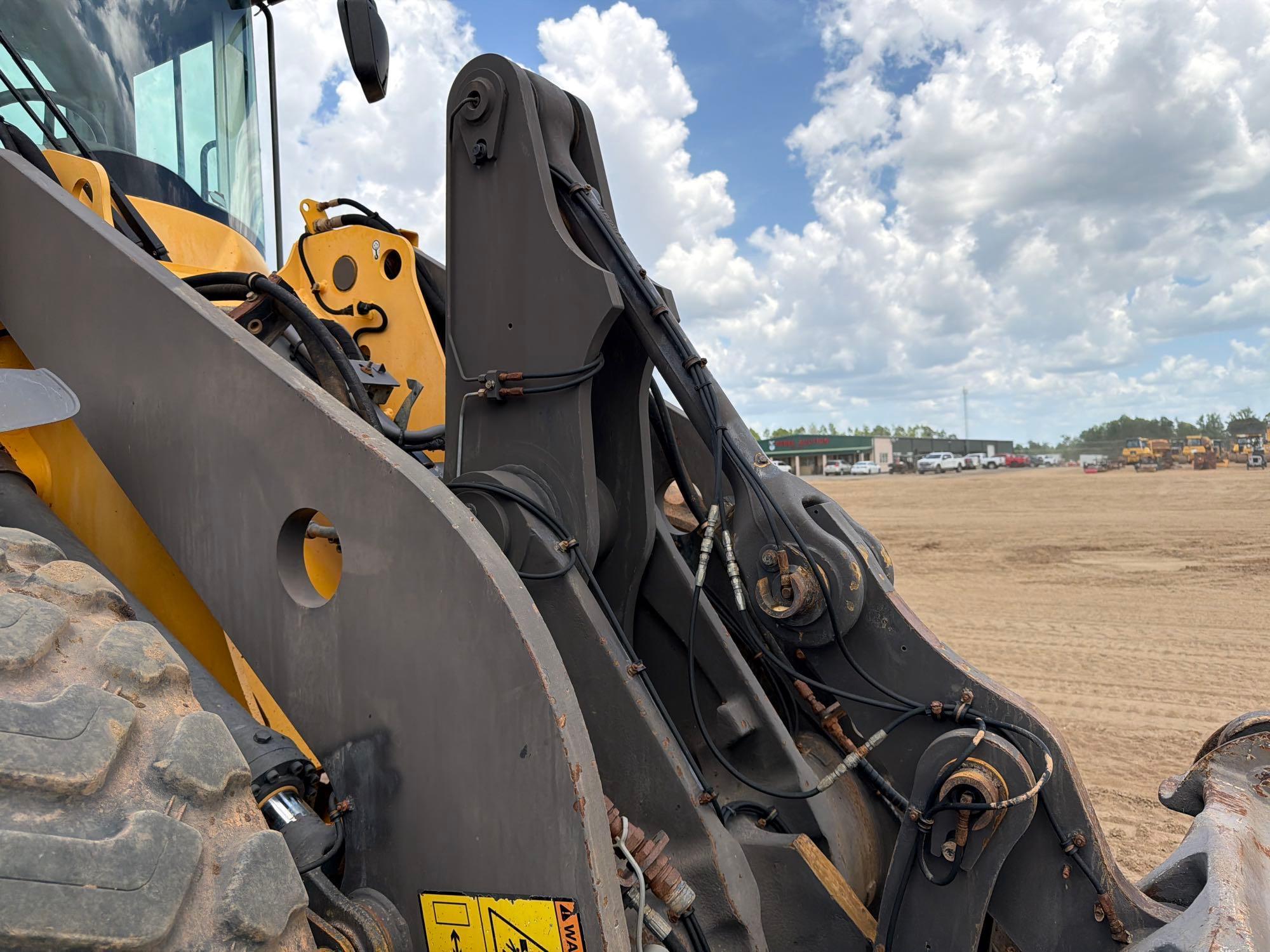 2017 Volvo L70