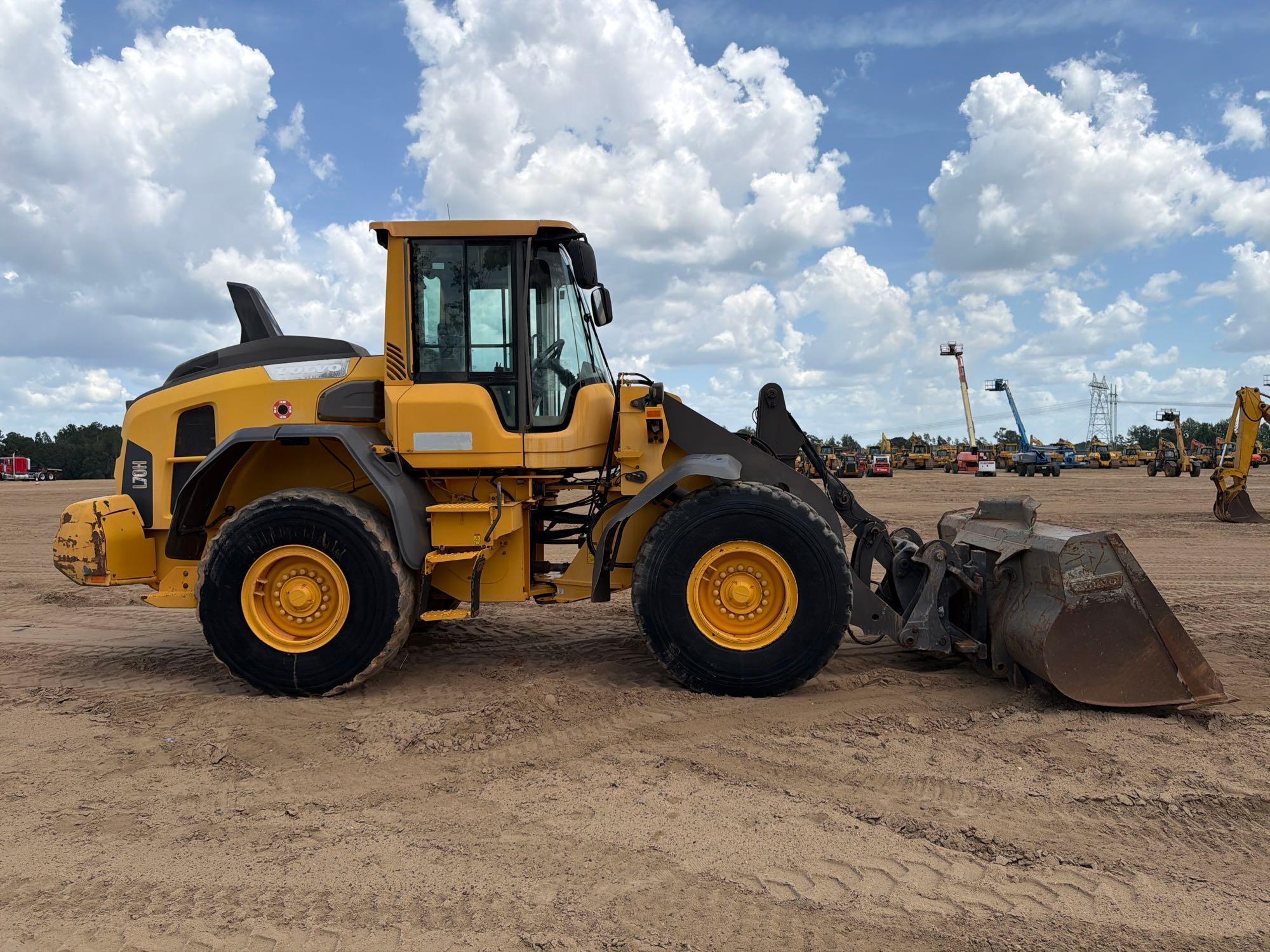 2017 Volvo L70