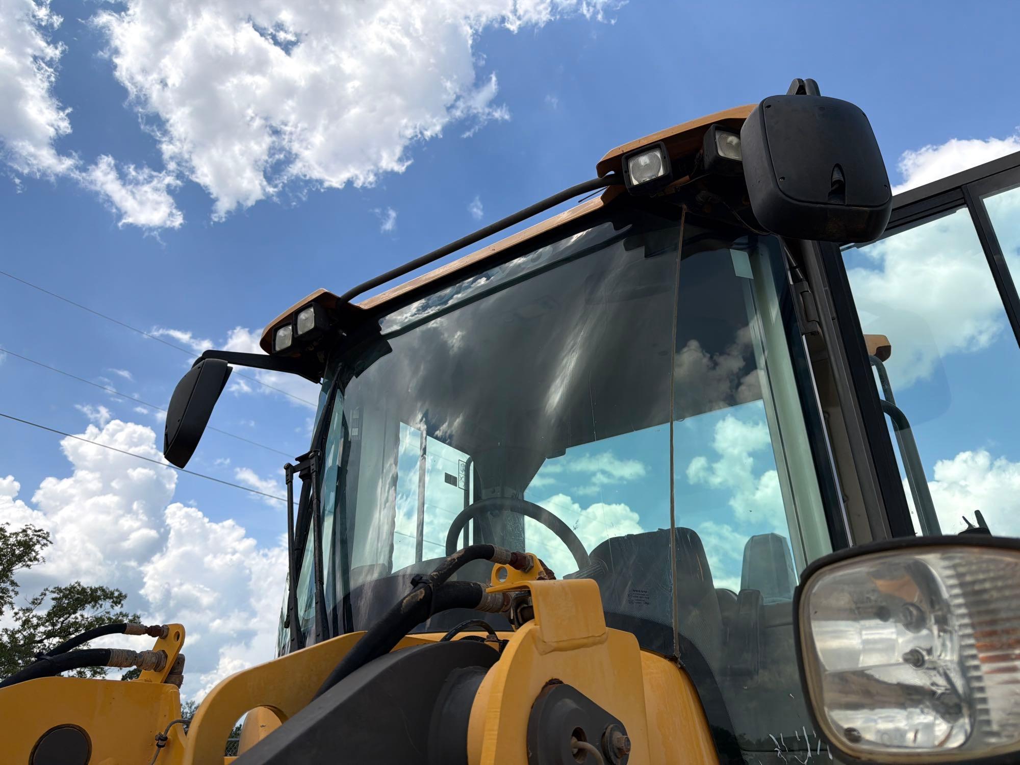 2017 Volvo L70