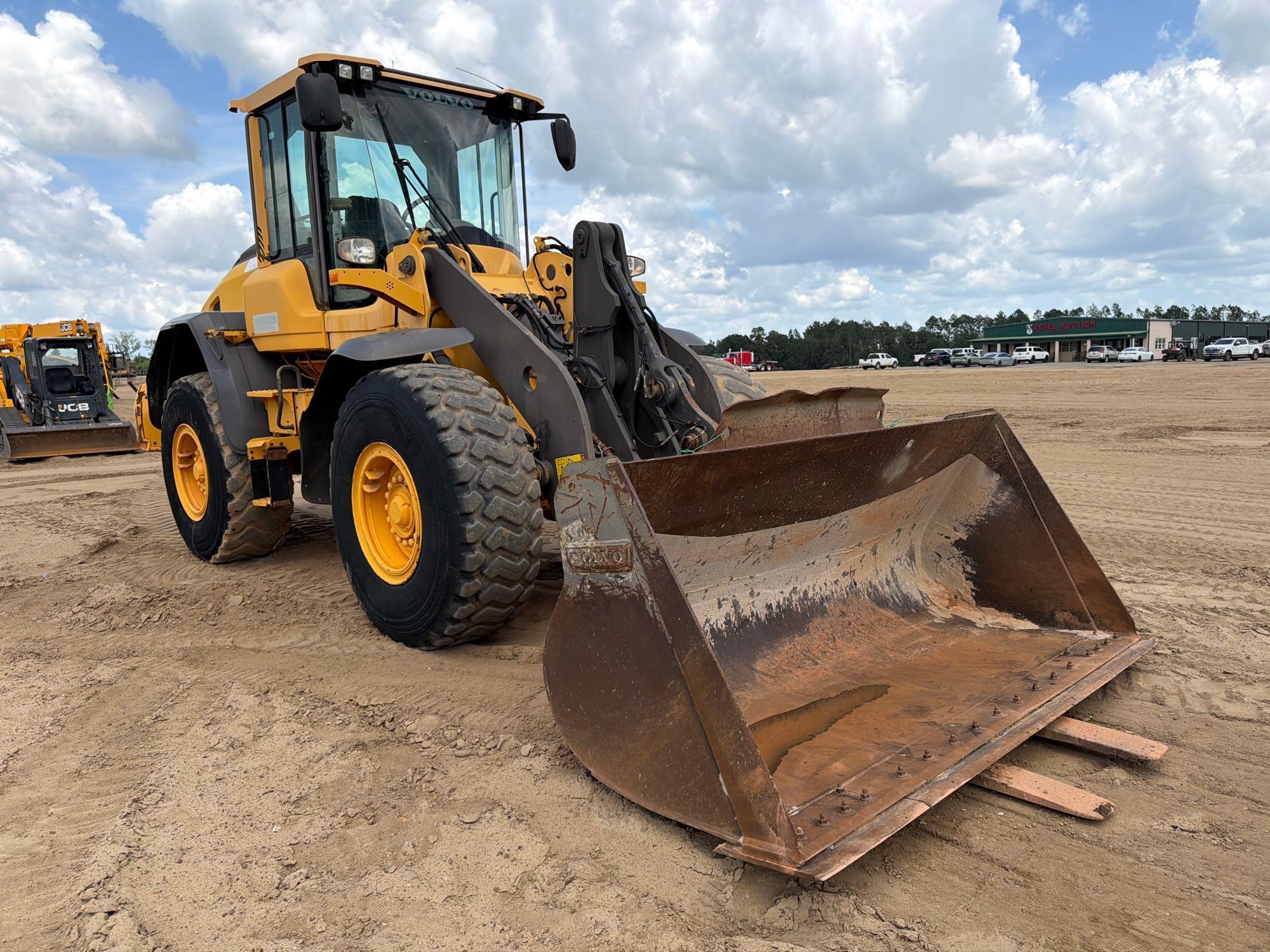2017 Volvo L70