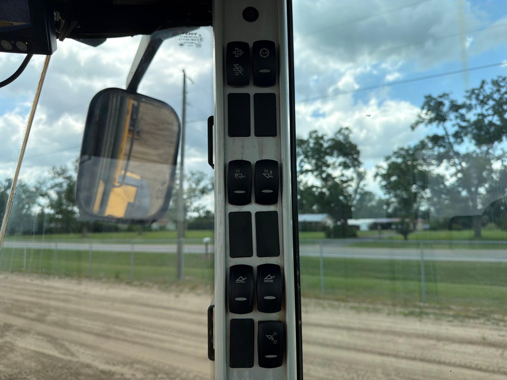 2017 Volvo L70