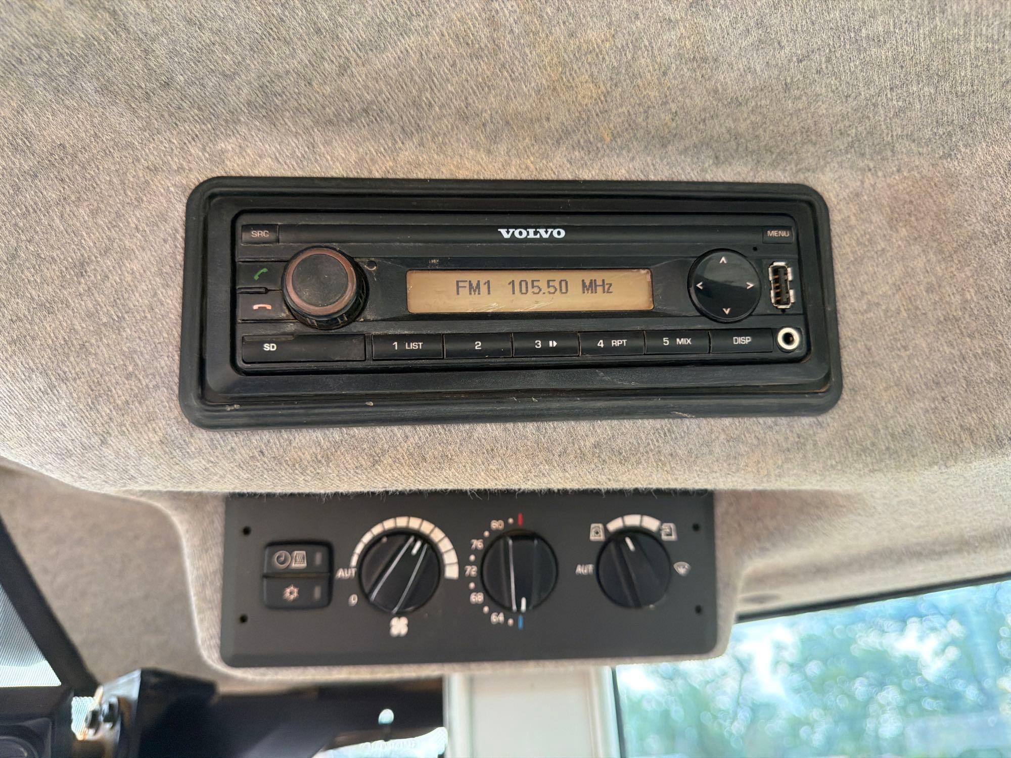 2017 Volvo L70