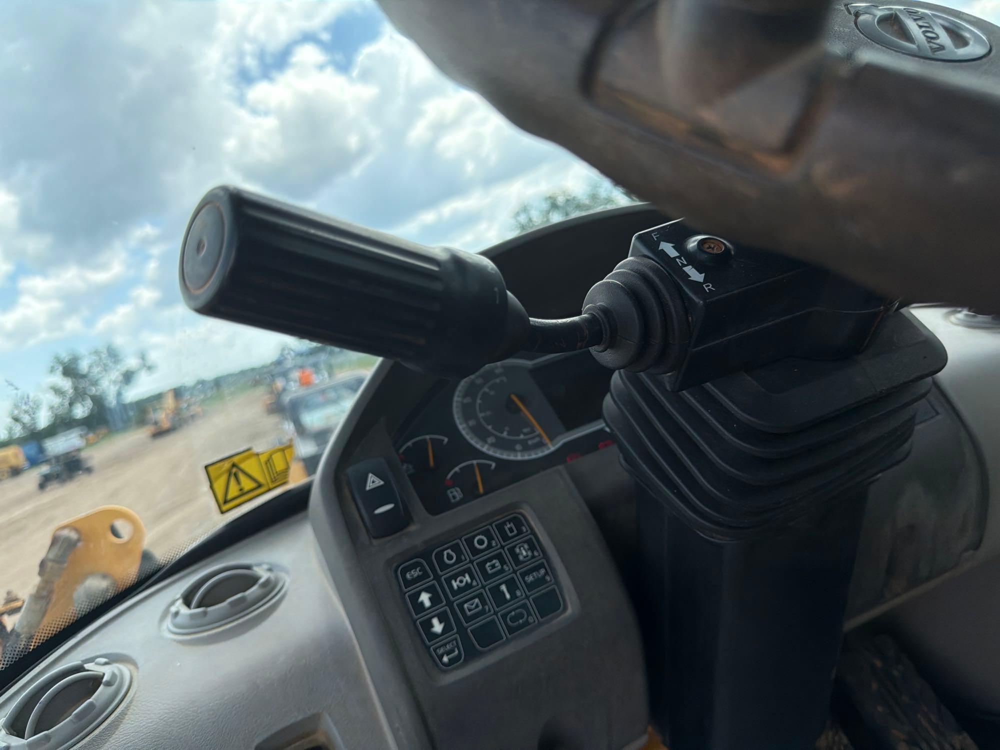 2017 Volvo L70