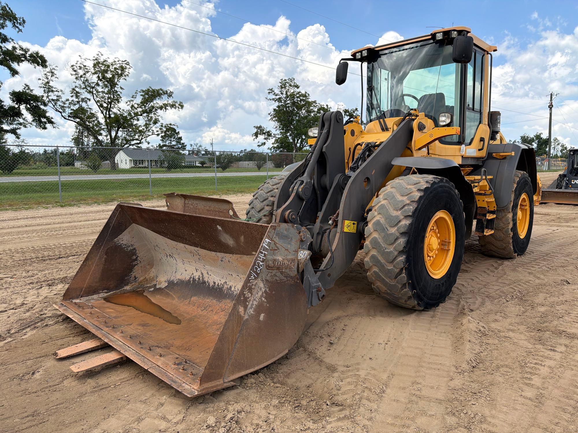 2017 Volvo L70