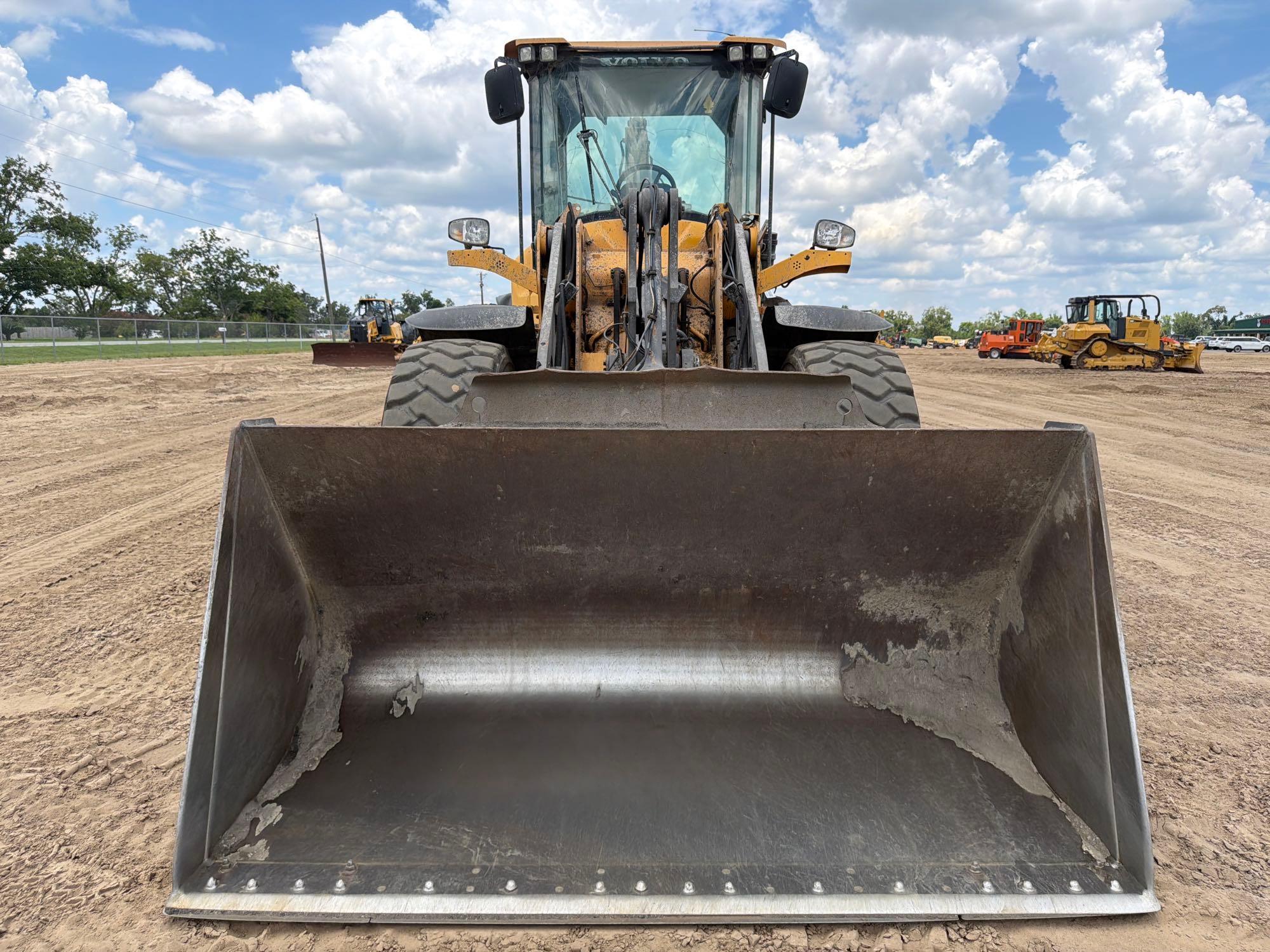 2017 Volvo L70