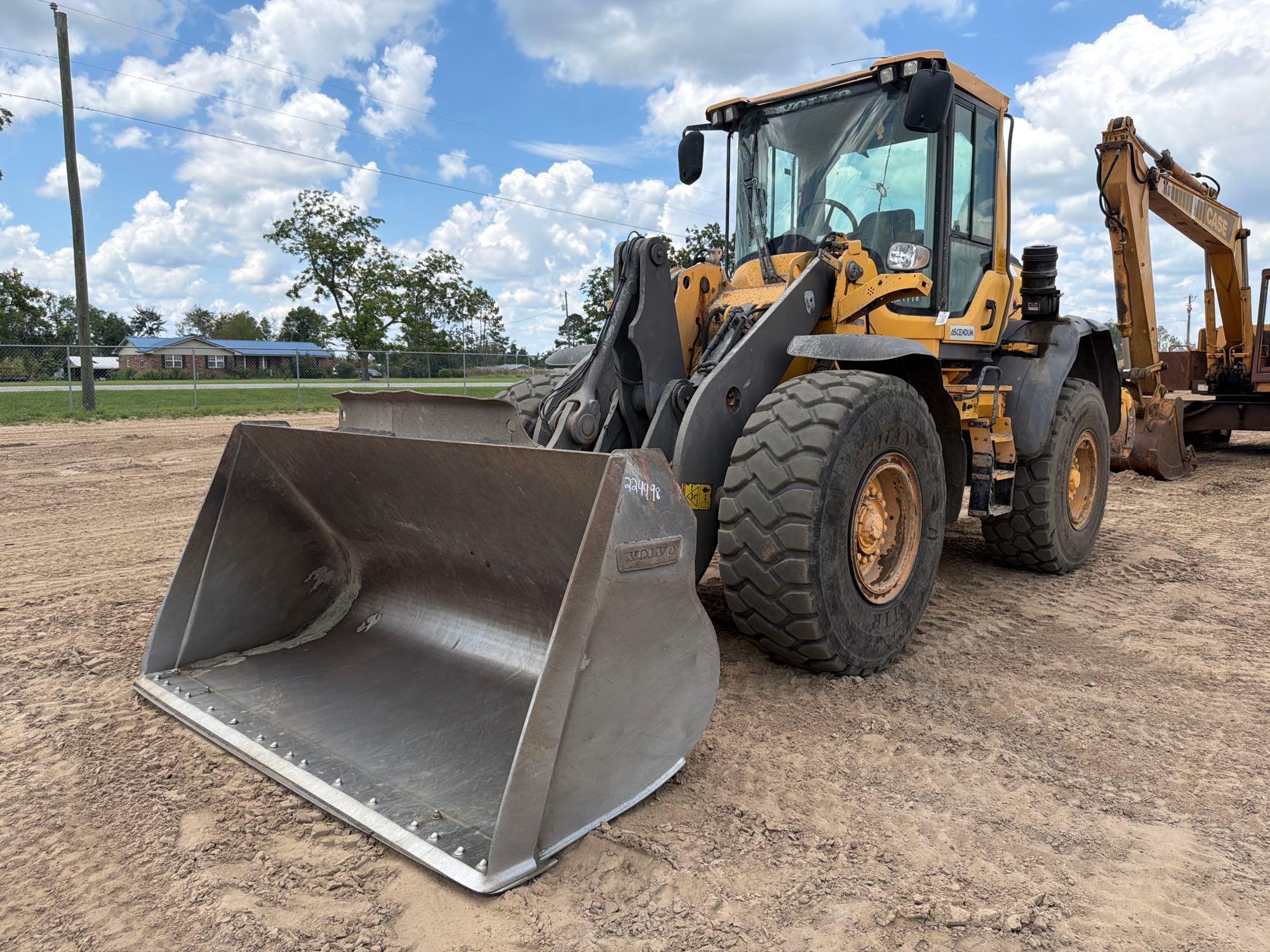 2017 Volvo L70