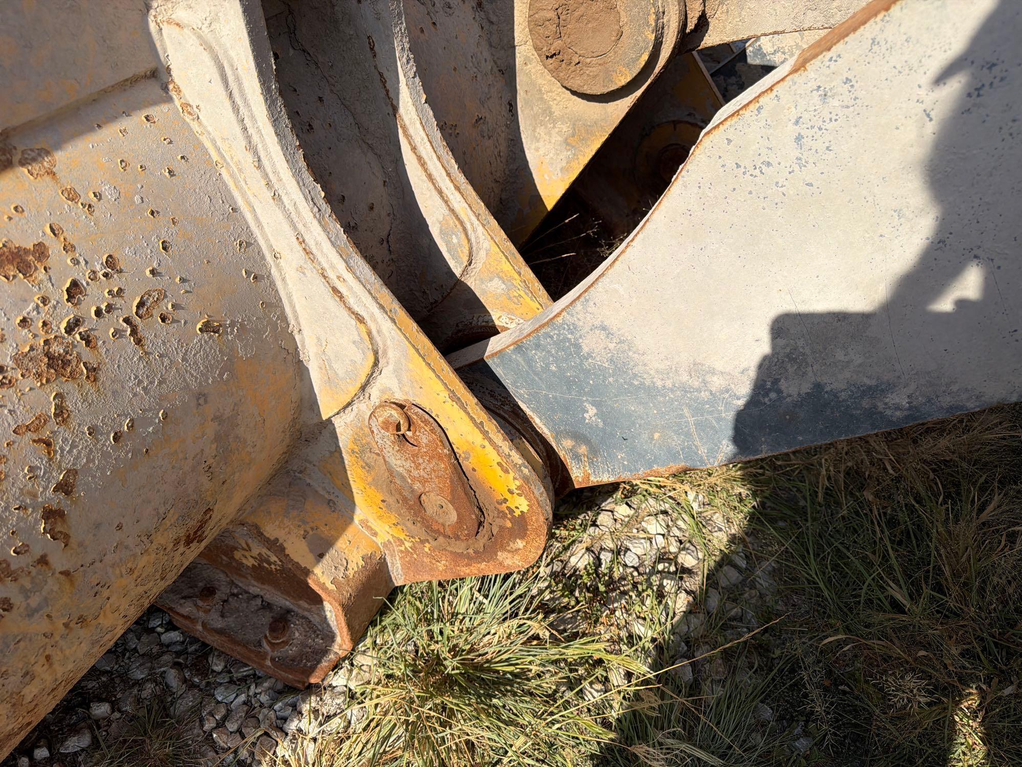 2016 John Deere 824K
