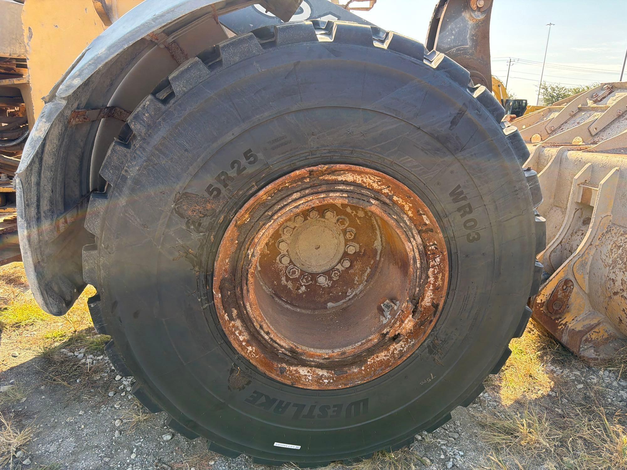 2016 John Deere 824K