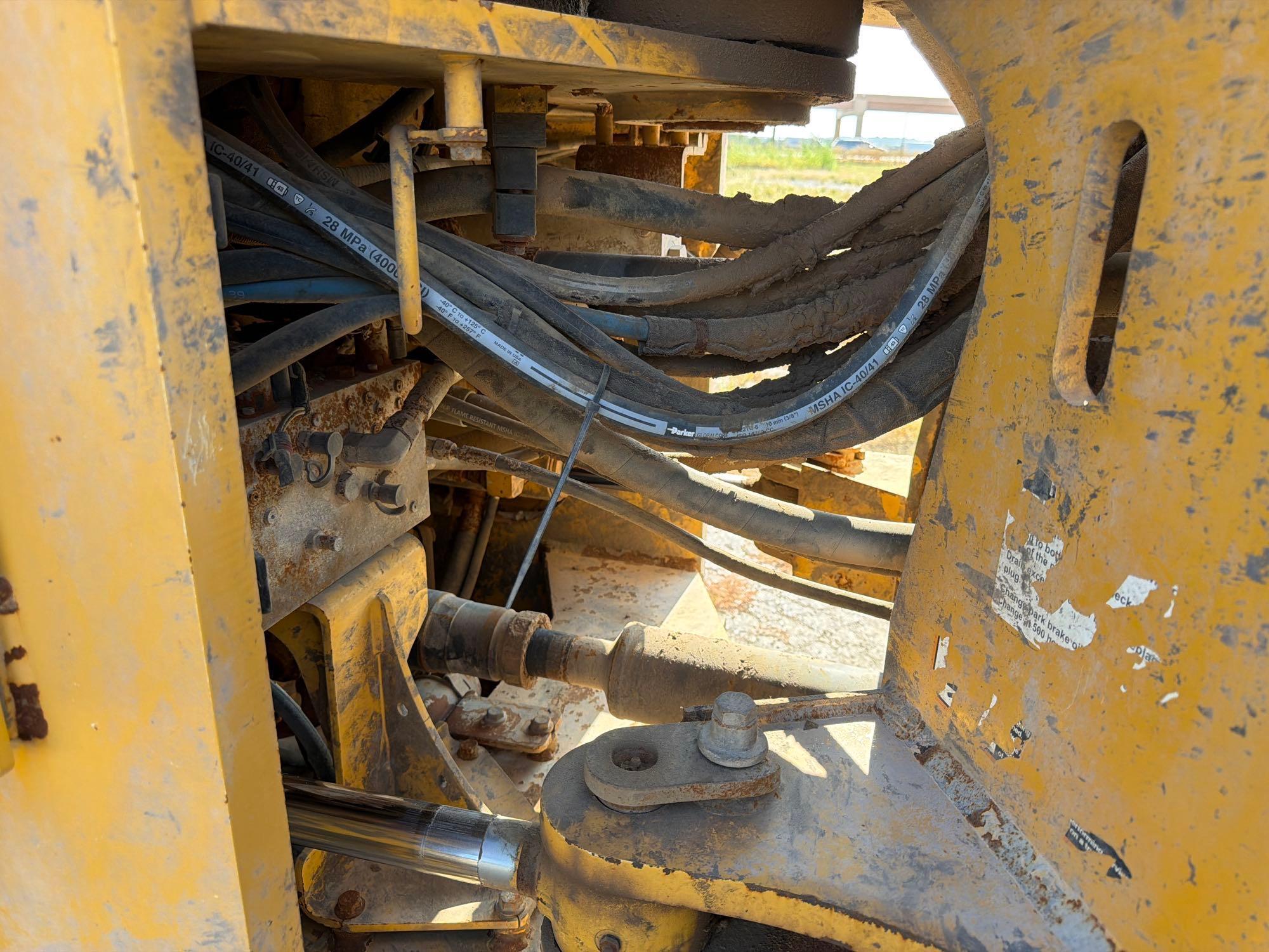2016 John Deere 824K