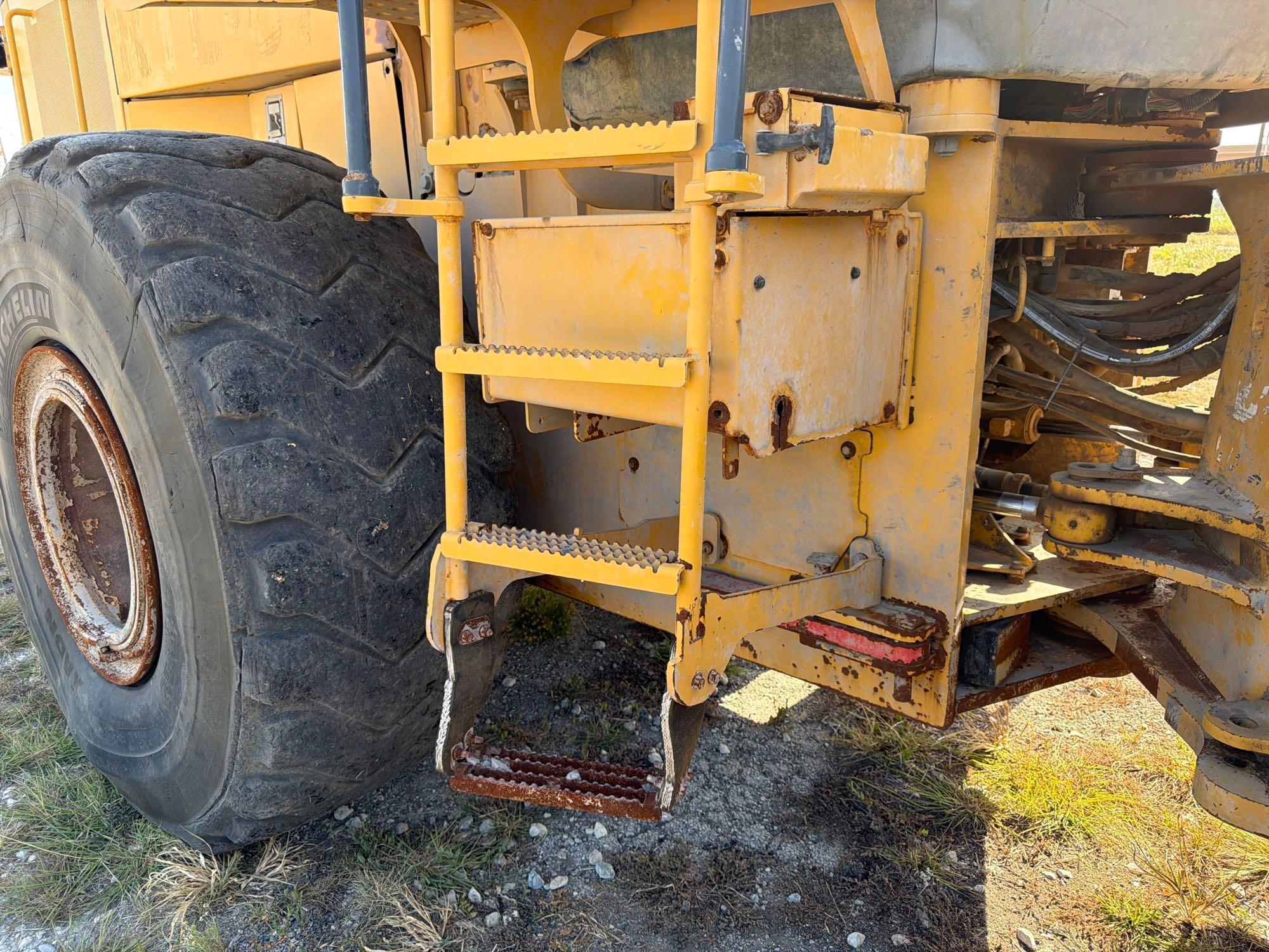2016 John Deere 824K