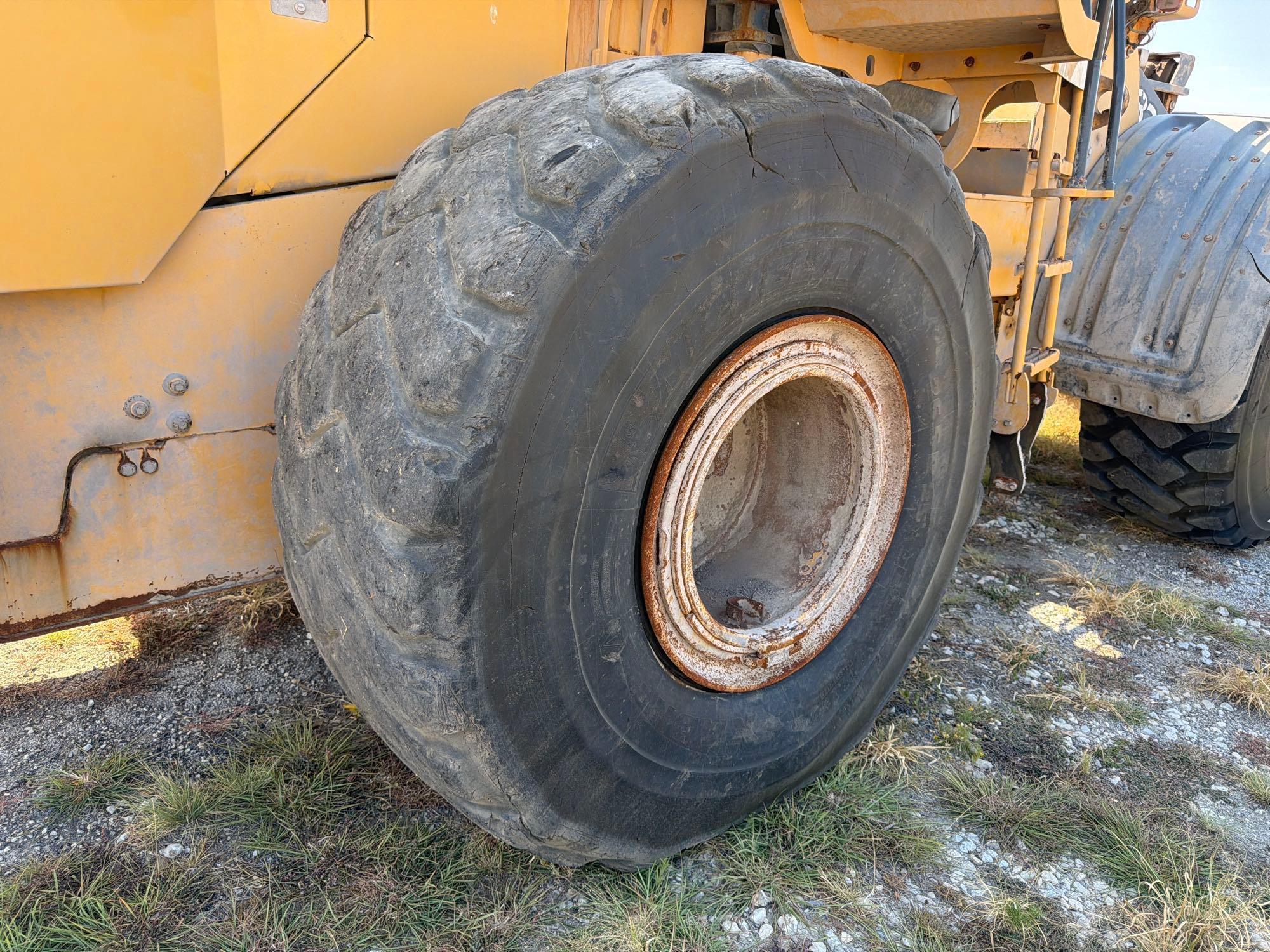 2016 John Deere 824K