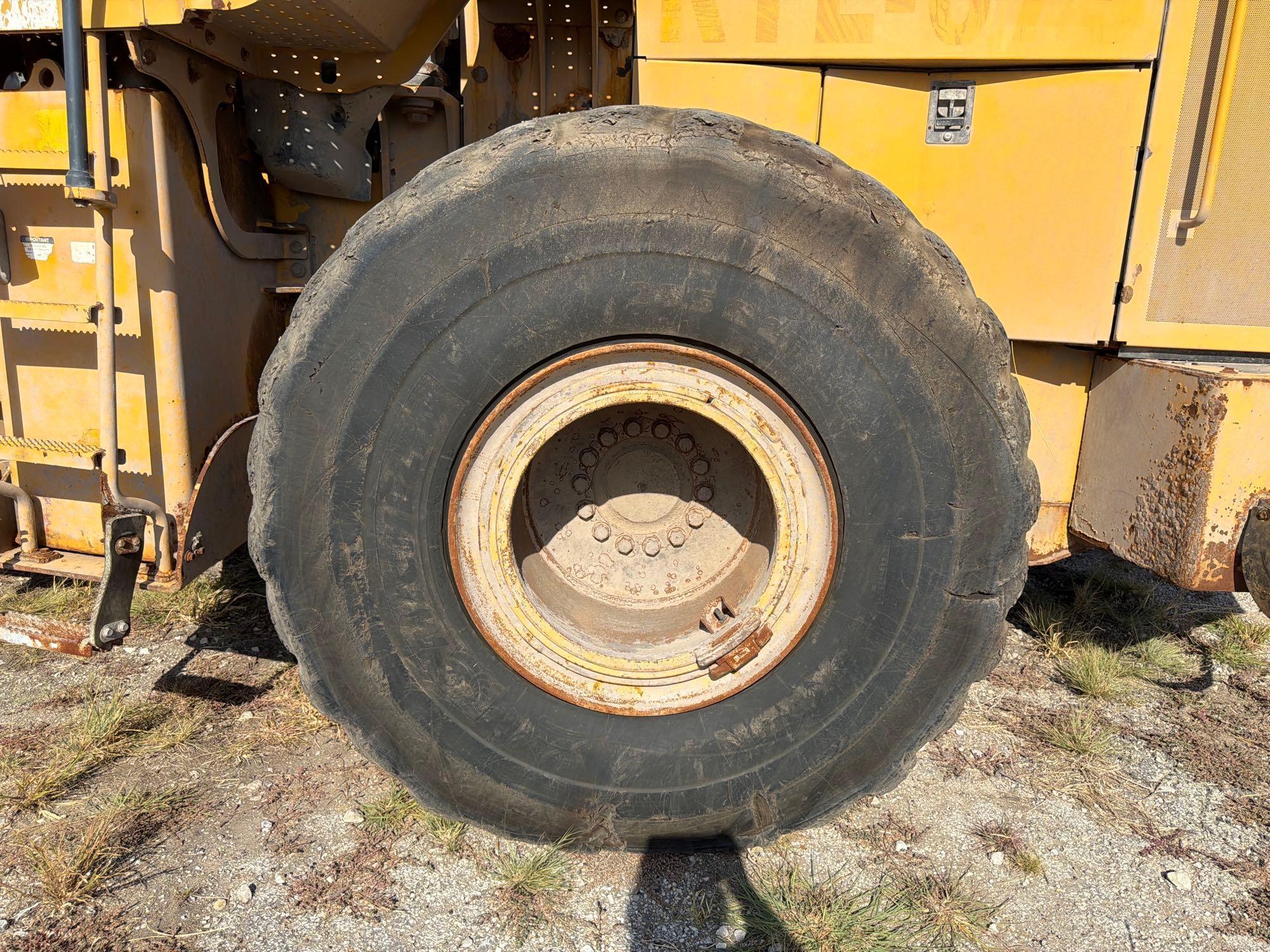 2016 John Deere 824K